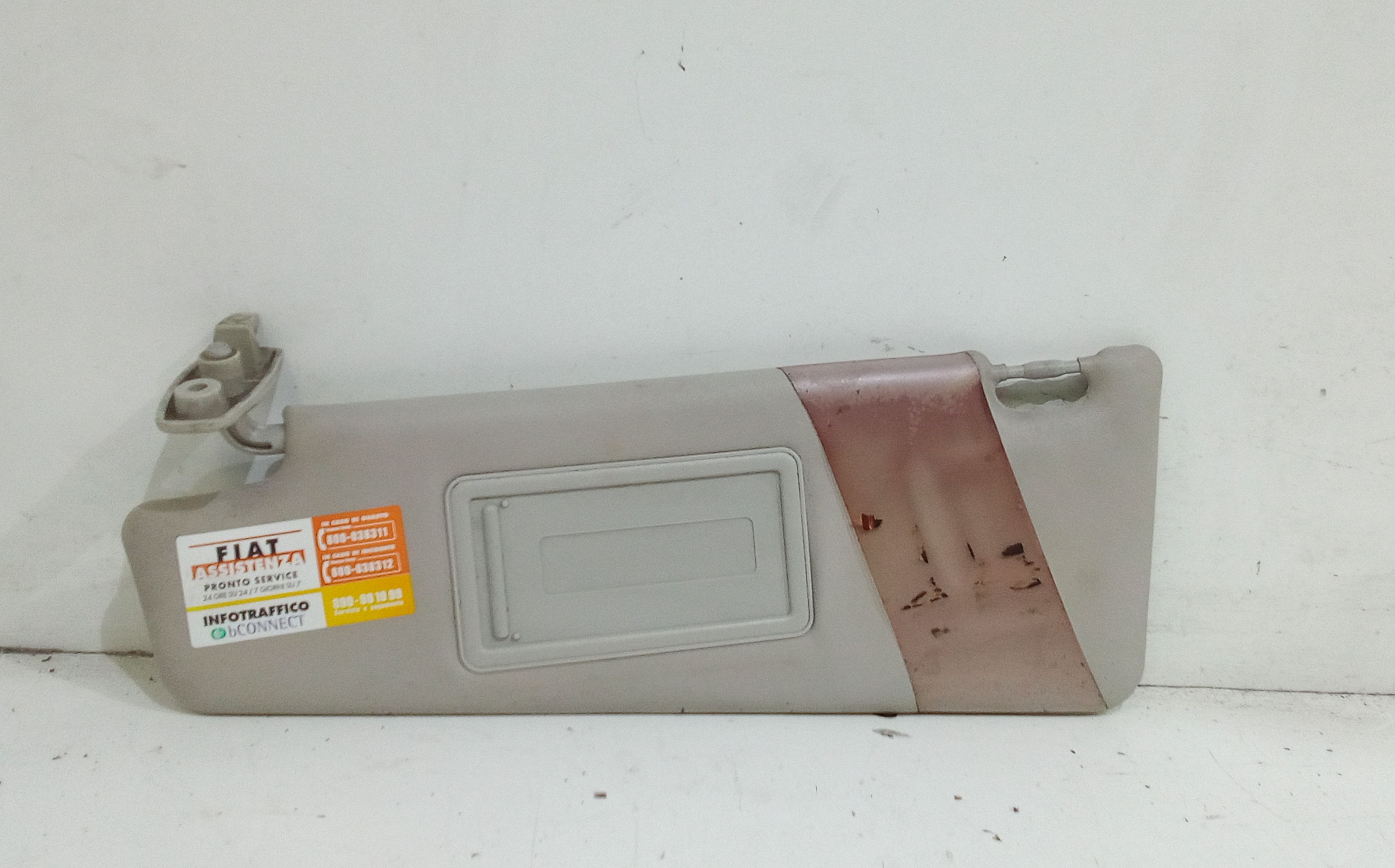 Aletta Parasole Parabrezza Sinistro 735361679 Usato