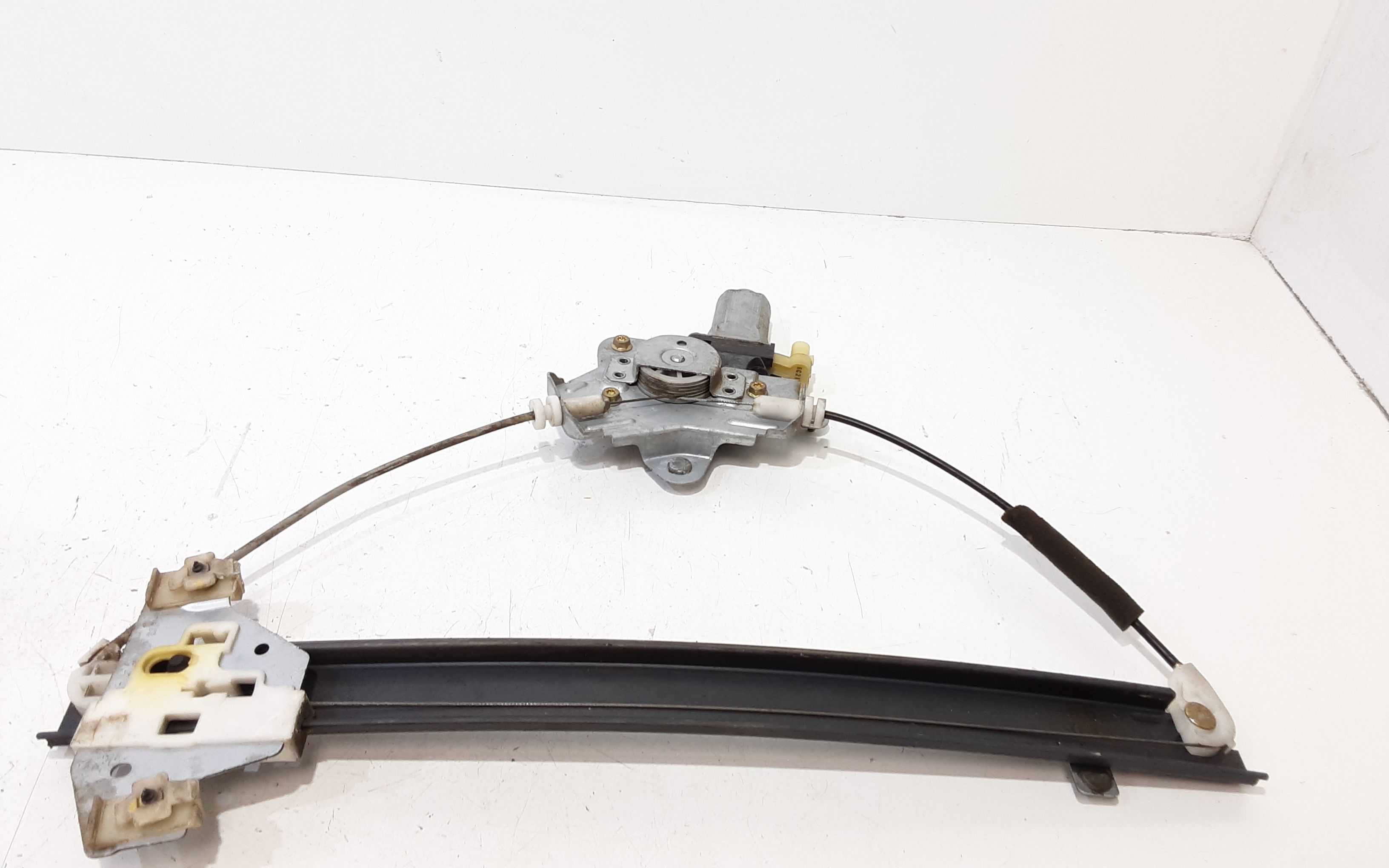 Alzacristallo Porta Ant. Sinistro 8240107000 Usato