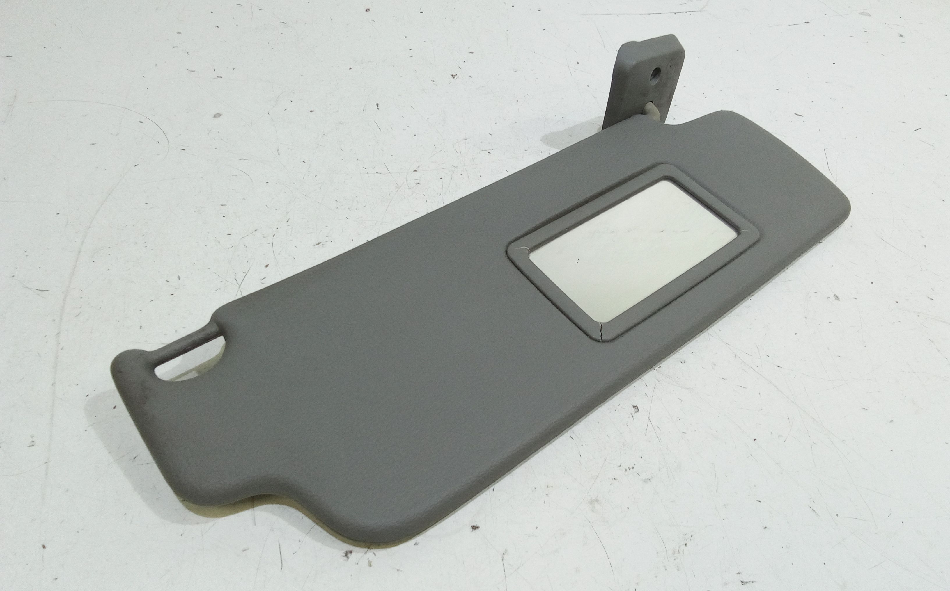 Aletta Parasole Parabrezza Destro 8200190789 Usato