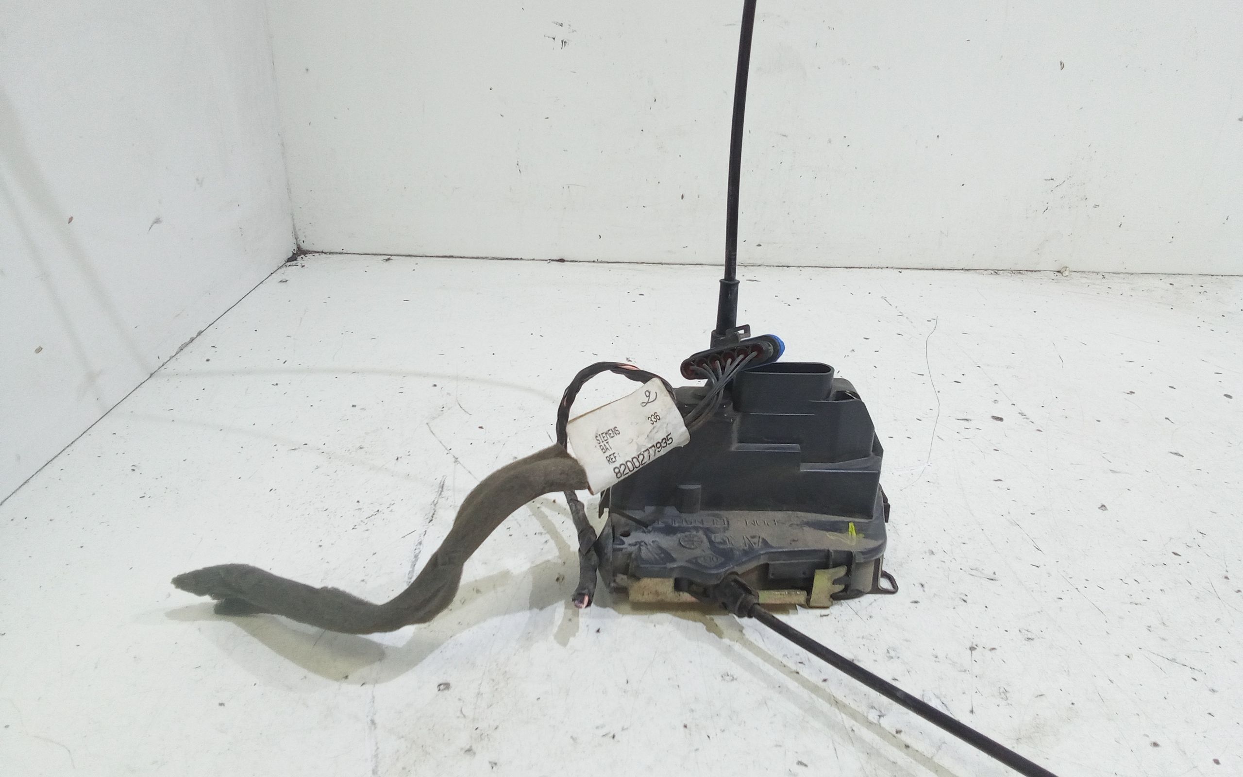 Serratura Porta Post. Sinistro 8200028428 Usato