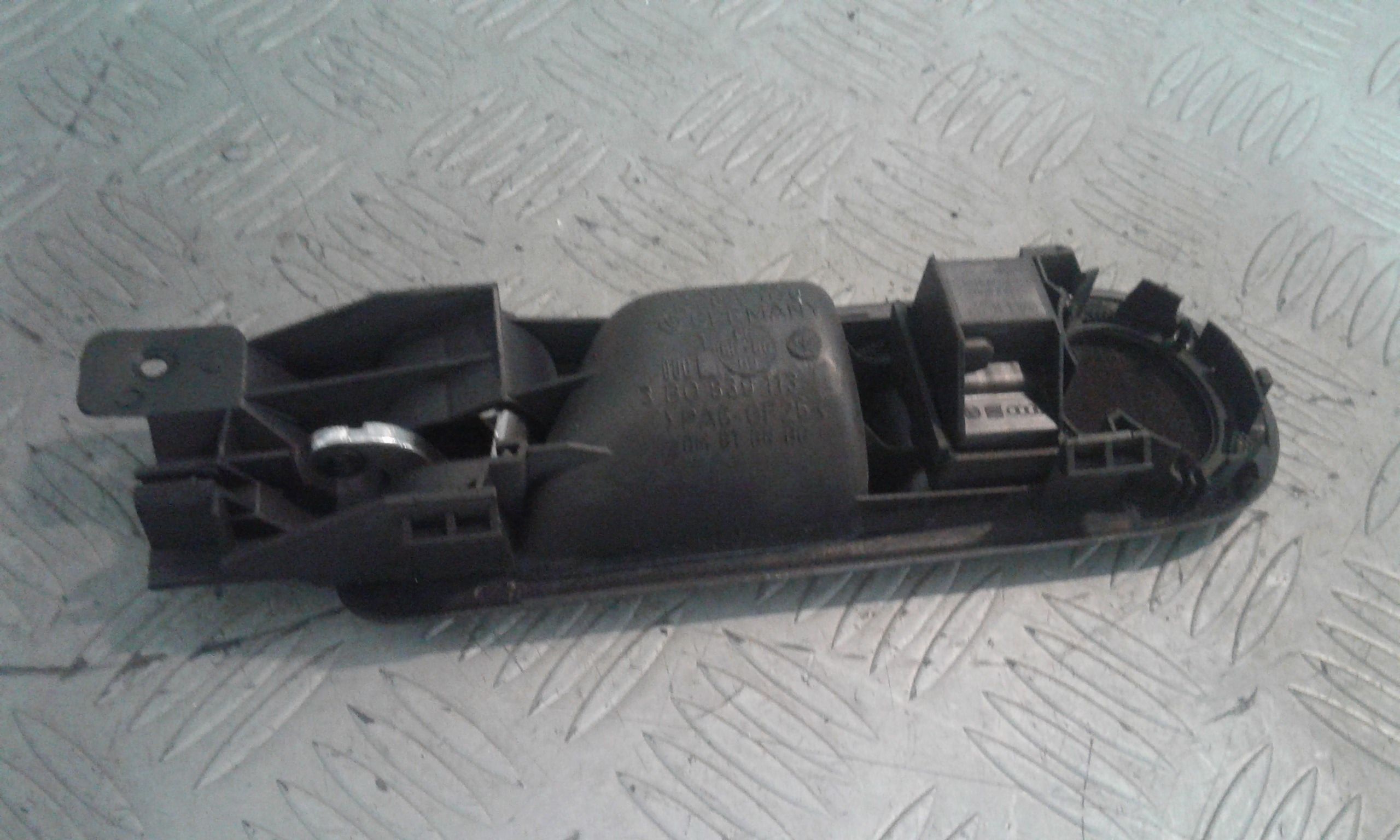 Maniglia Int. Apertura Porta Ant. Sinistro 3B1837113L2AQ Usato