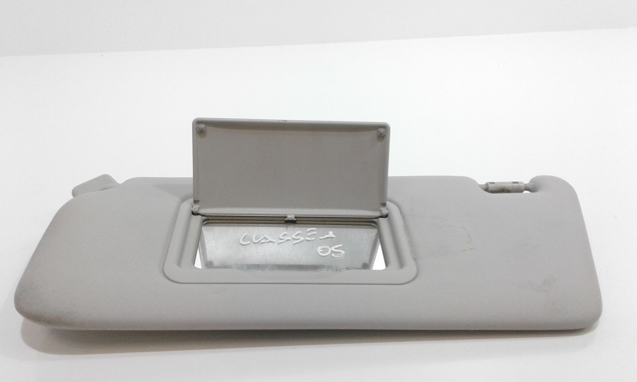 Aletta Parasole Parabrezza Sinistro A16981001107H48 Usato