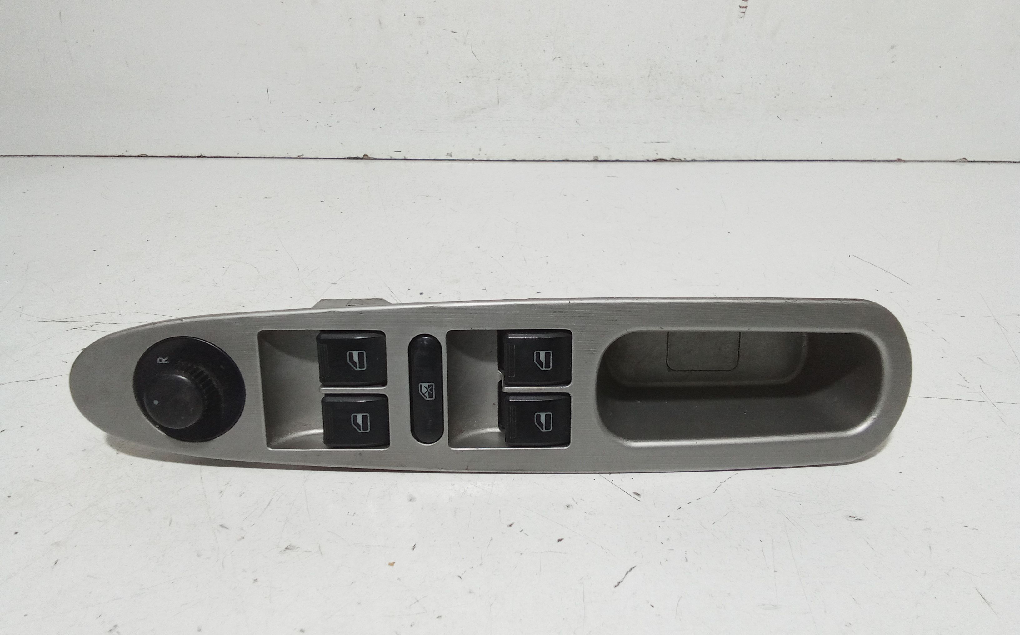 Interruttore Alzacristalli Porta Ant. Sinistro Usato