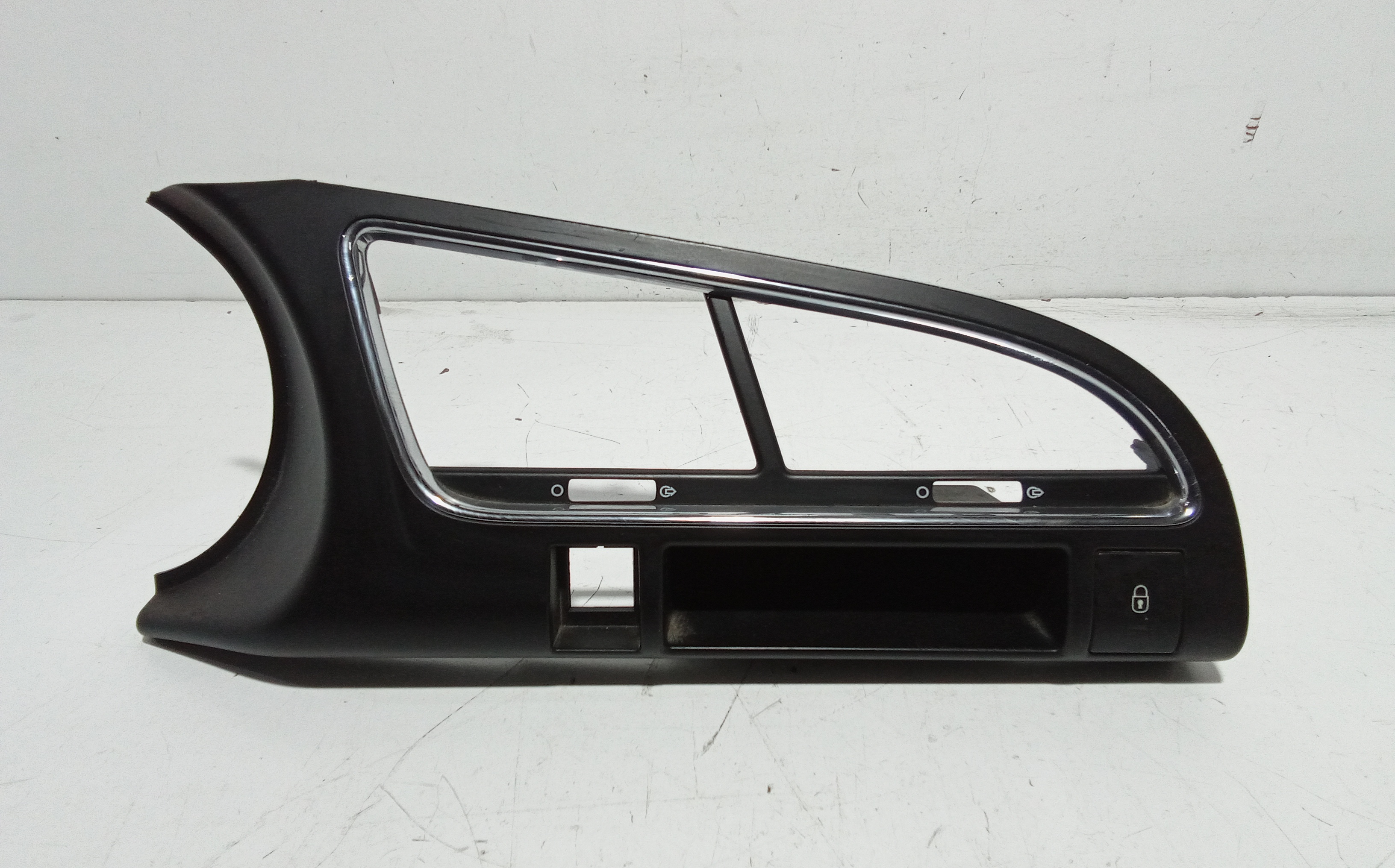 Modanatura Lat. Cruscotto Usato