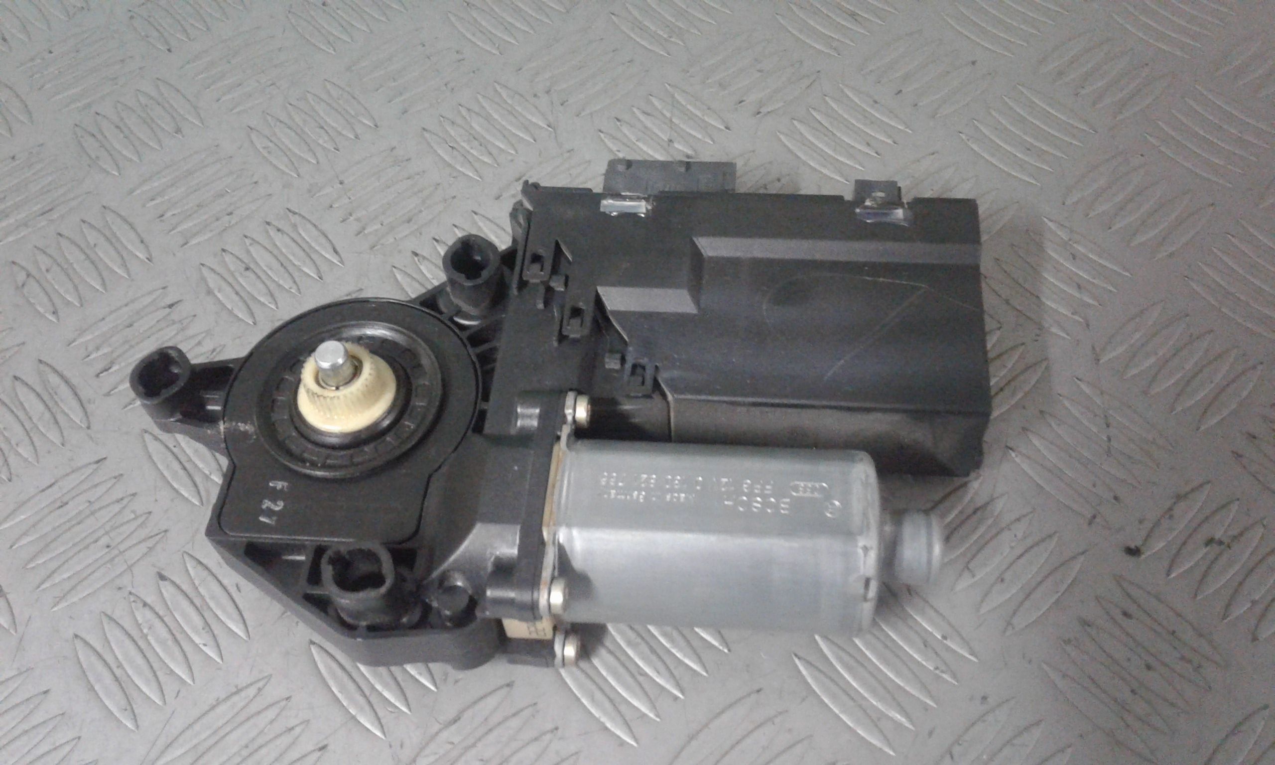 Motorino Alzacristallo Porta Ant. Destro 9222AZ Usato