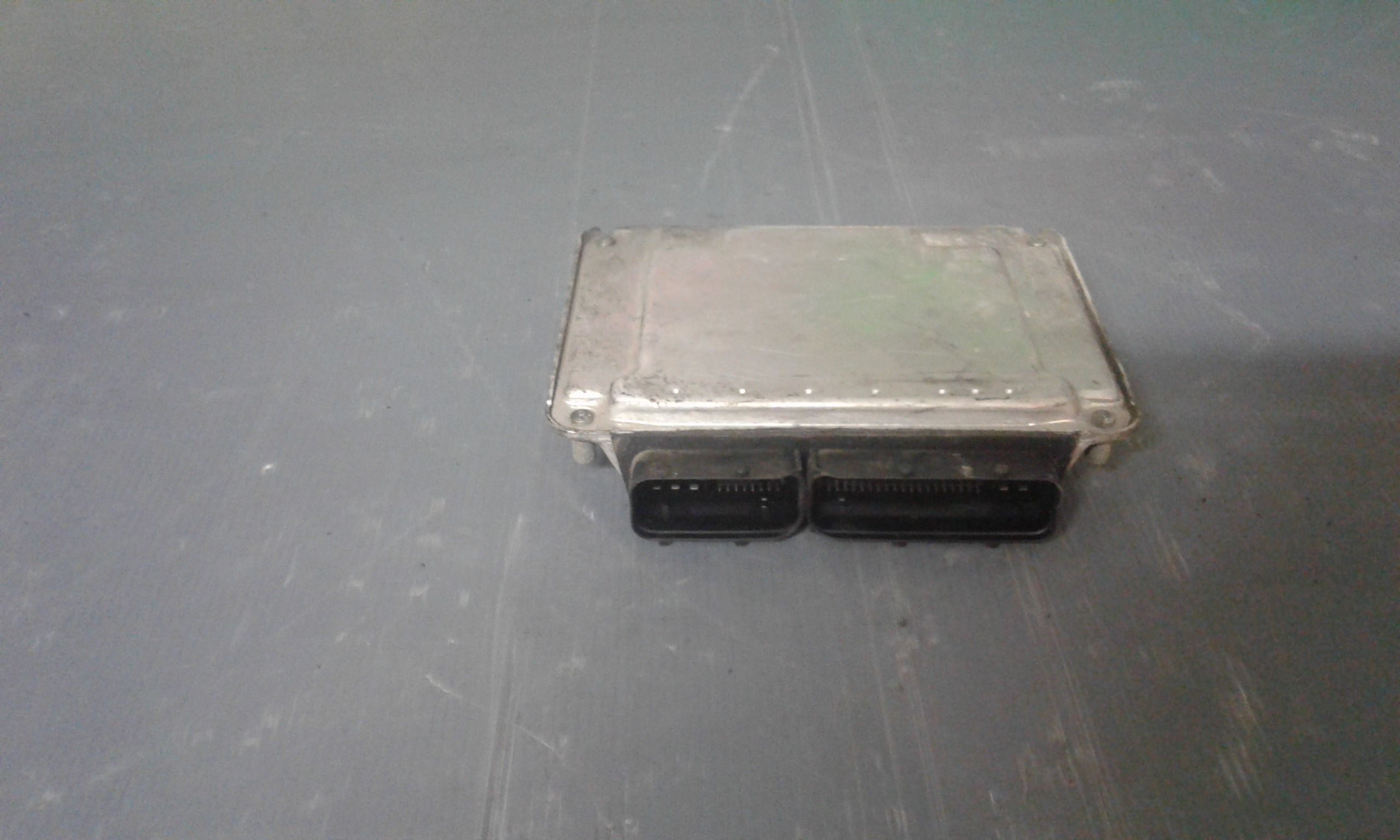 Centralina Iniezione 03E906033R Usato