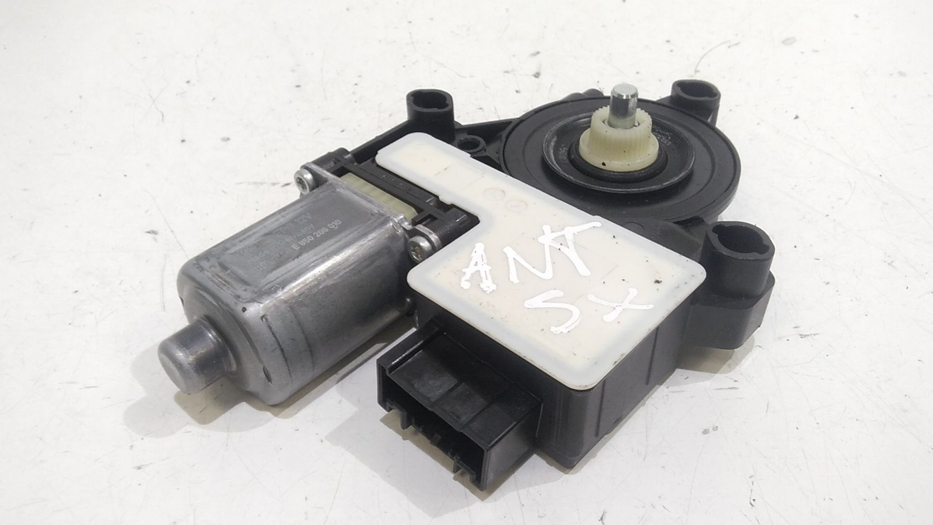 Motorino Alzacristallo Porta Ant. Sinistro 2Q2959405E Usato