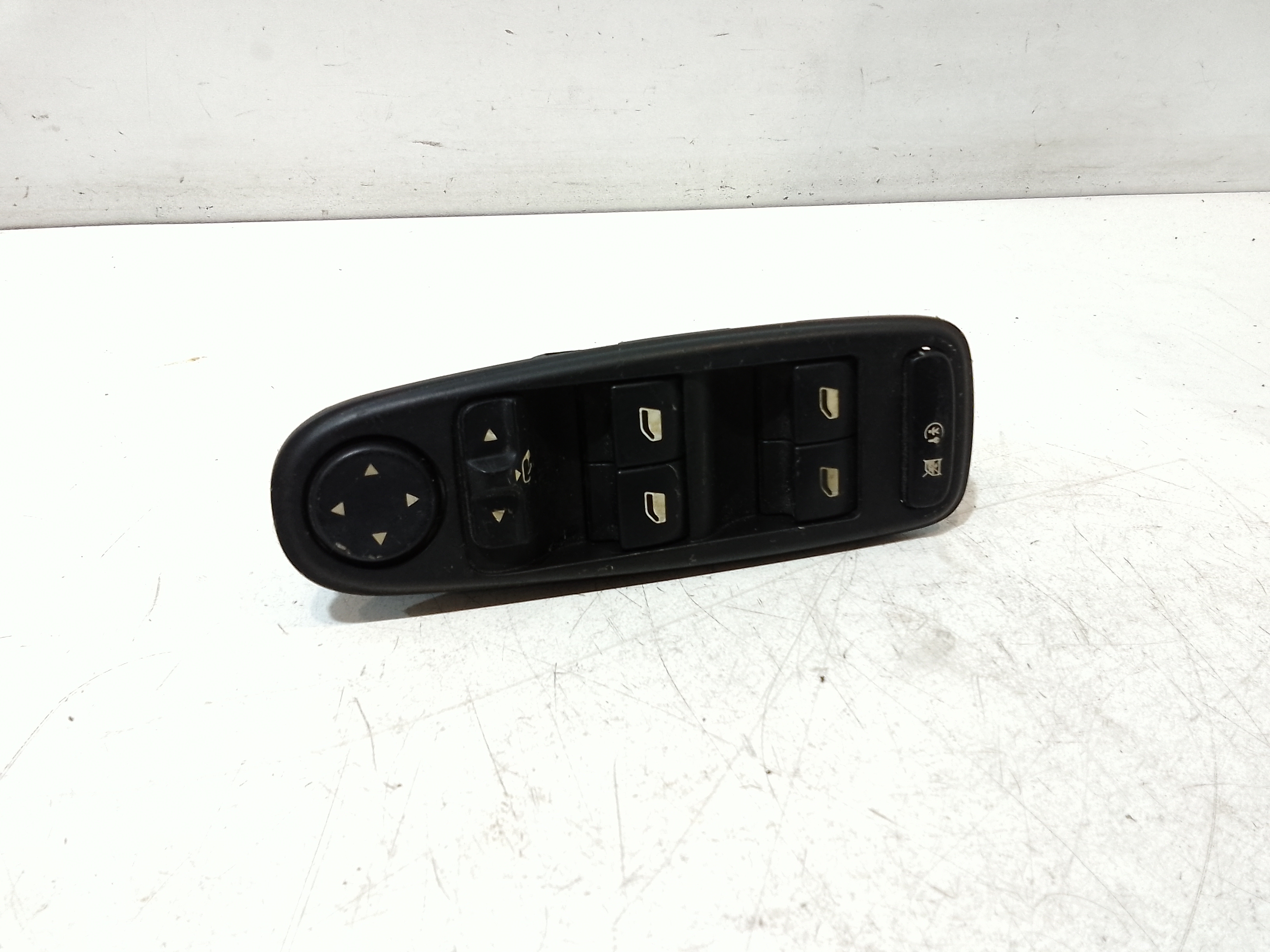 Interruttore Alzacristalli Porta Ant. Sinistro Usato