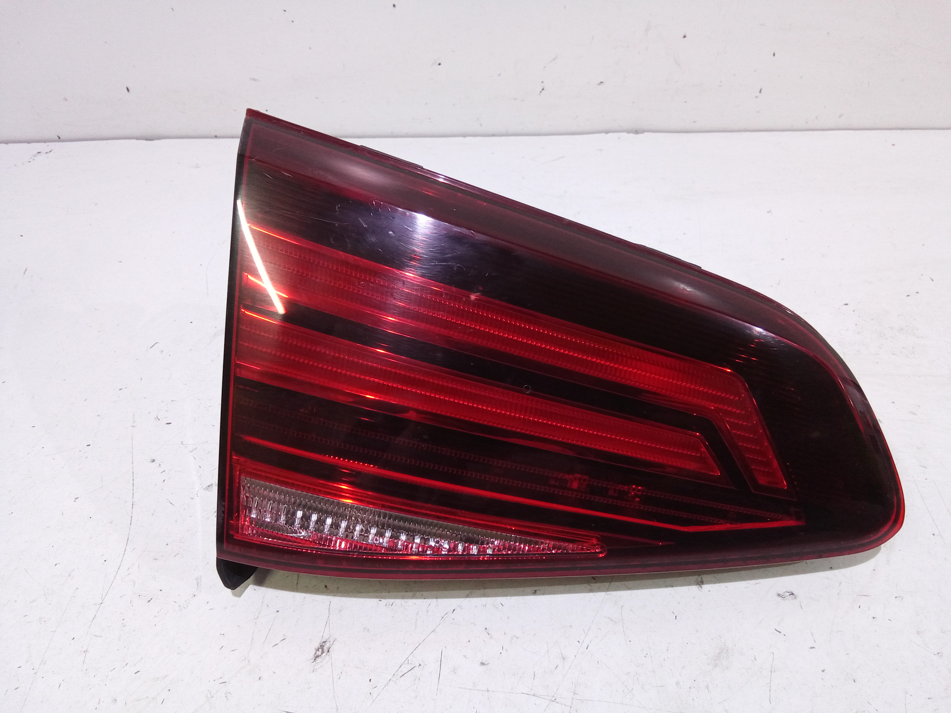 Fanale Post. Parte Int. Sinistro 5H0945093C Usato