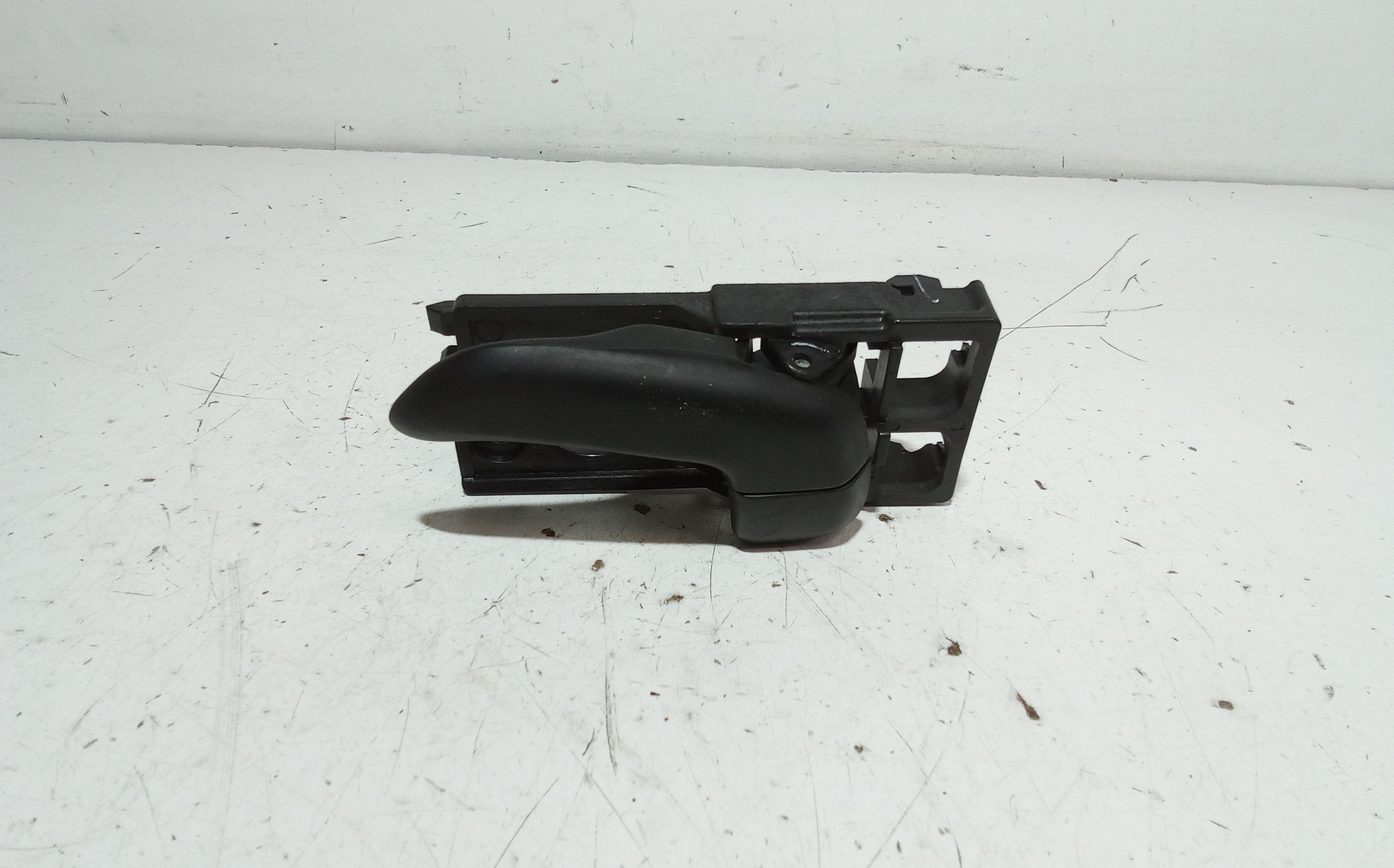 Maniglia Int. Apertura Porta Post. Sinistro 826100X0004X Usato