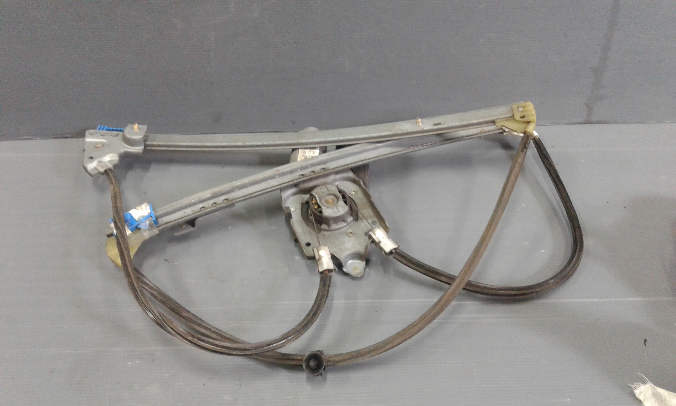 Alzacristallo Porta Ant. Destro Usato