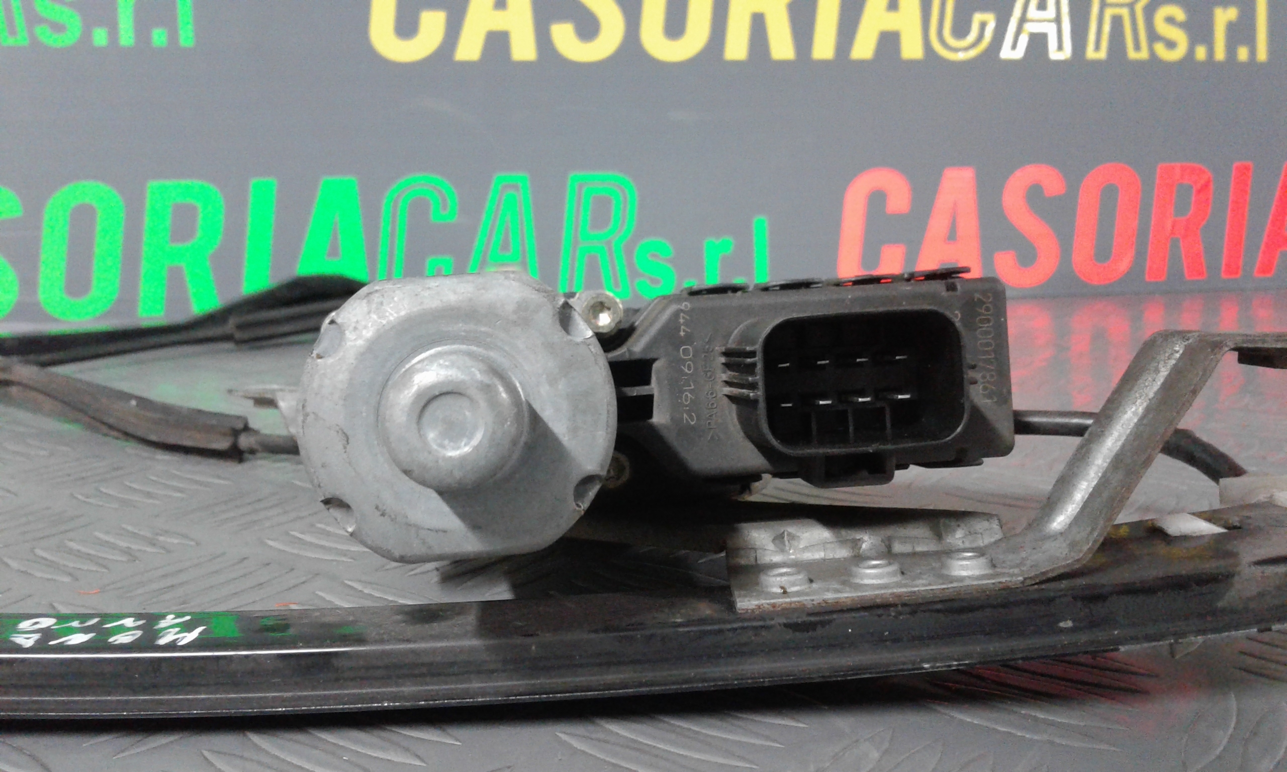 Alzacristallo Porta Ant. Destro Usato