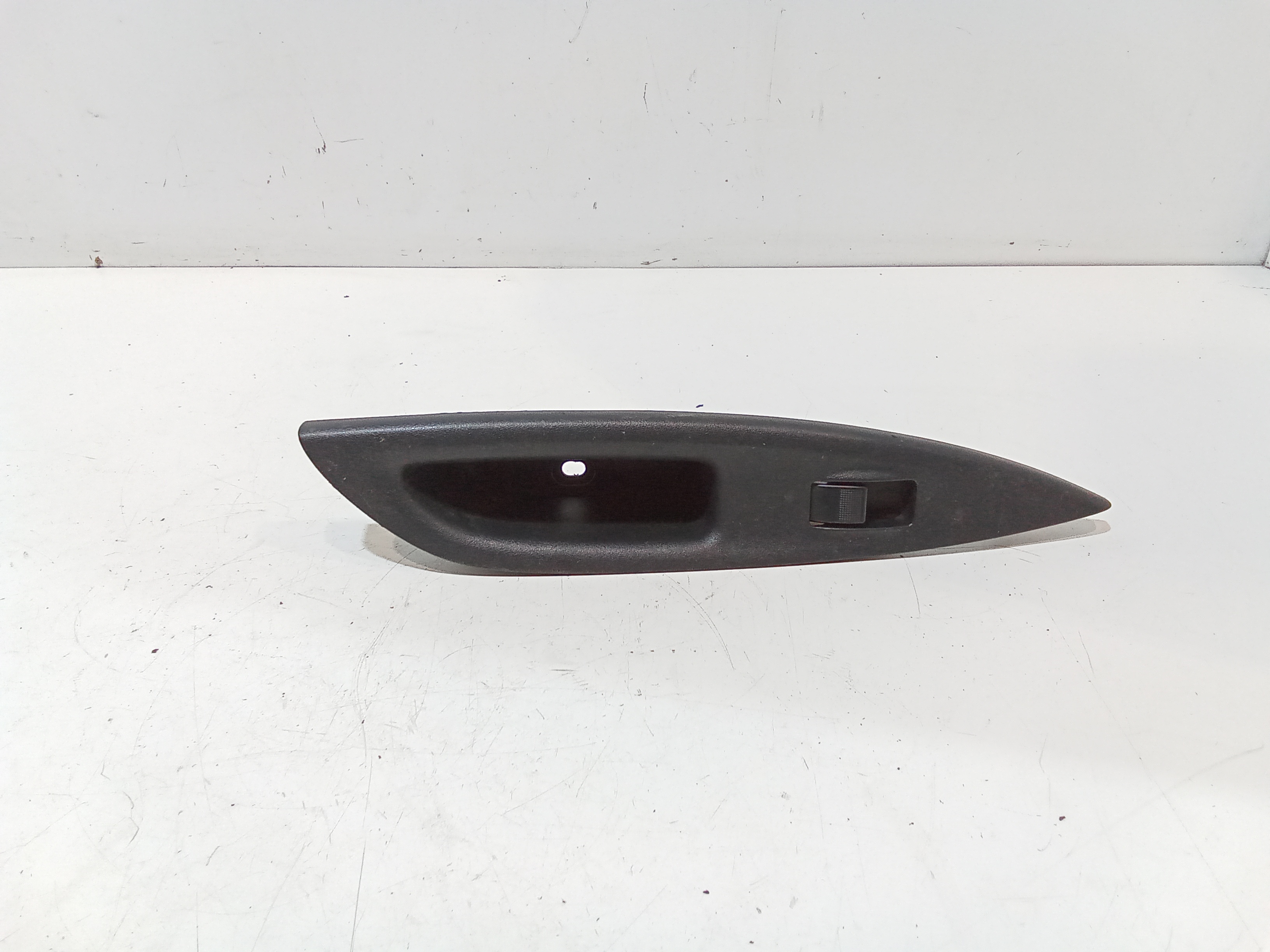 Interruttore Alzacristalli Porta Post. Destro GE4T66370A Usato