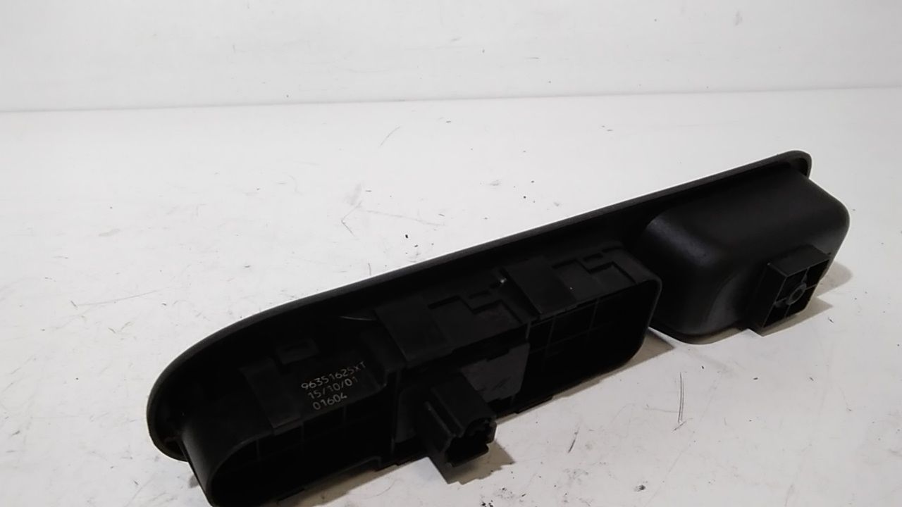 Interruttore Alzacristalli Porta Ant. Destro Usato