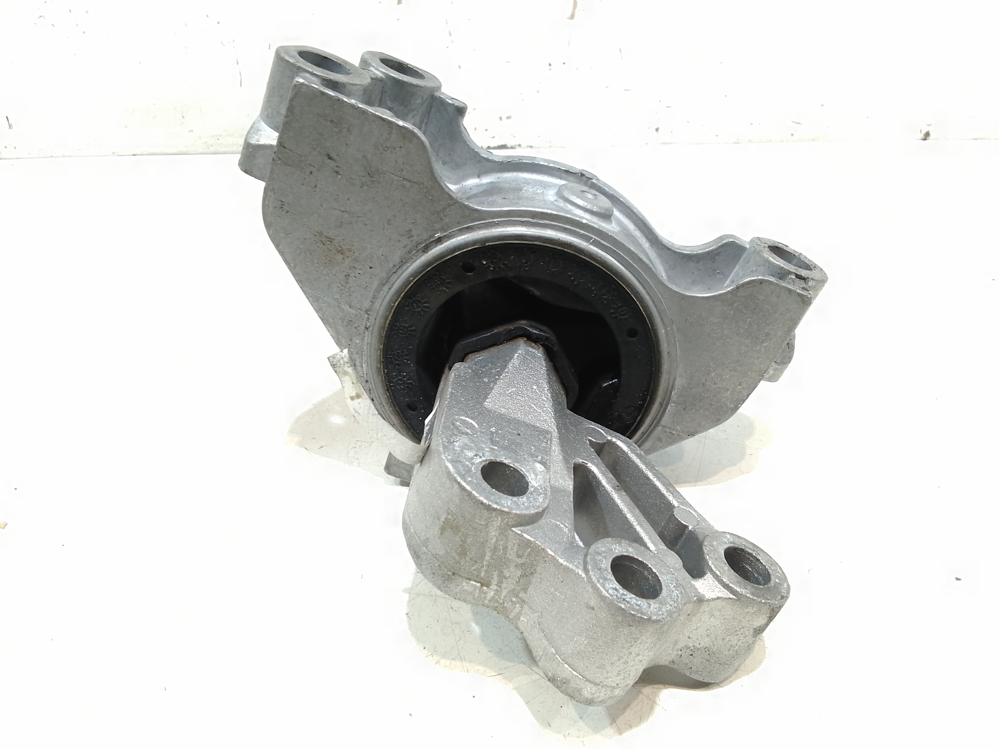 Piastra Alloggiamento Supporto Motore (Con Eventuale Bielletta O Tirante Associato) Usato