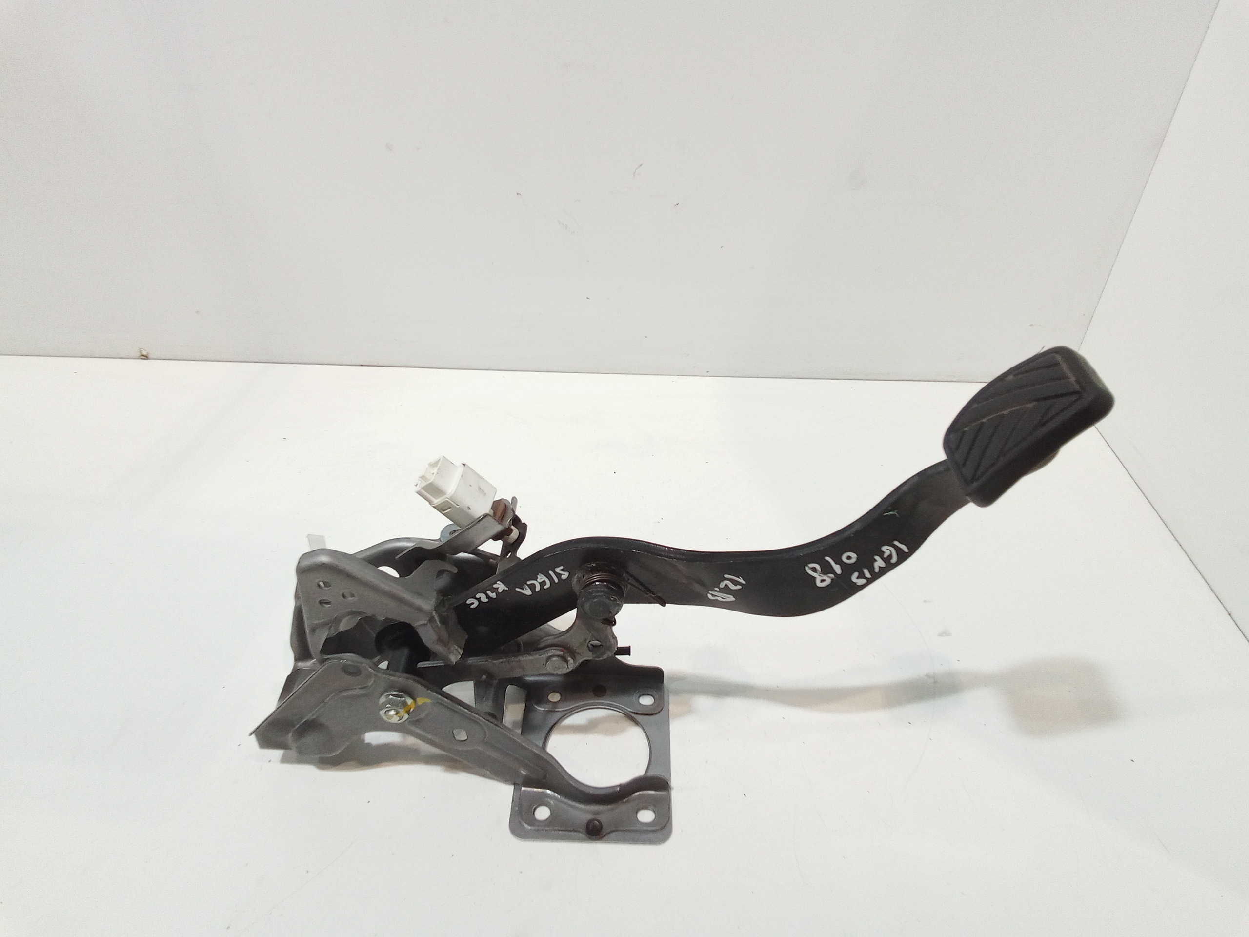 Pedale Freno 4960062R60000 Usato