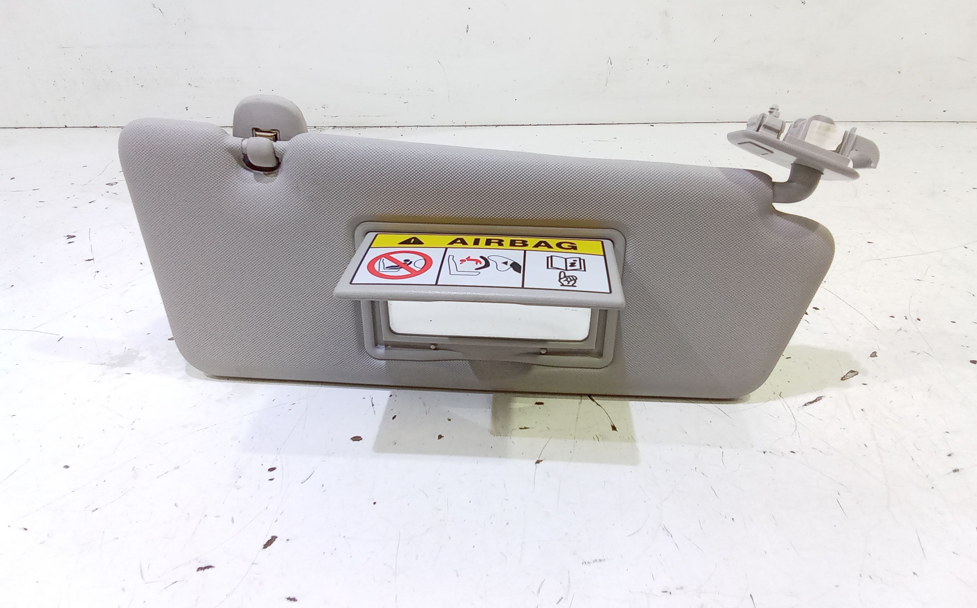 Aletta Parasole Parabrezza Destro 964003555R Usato