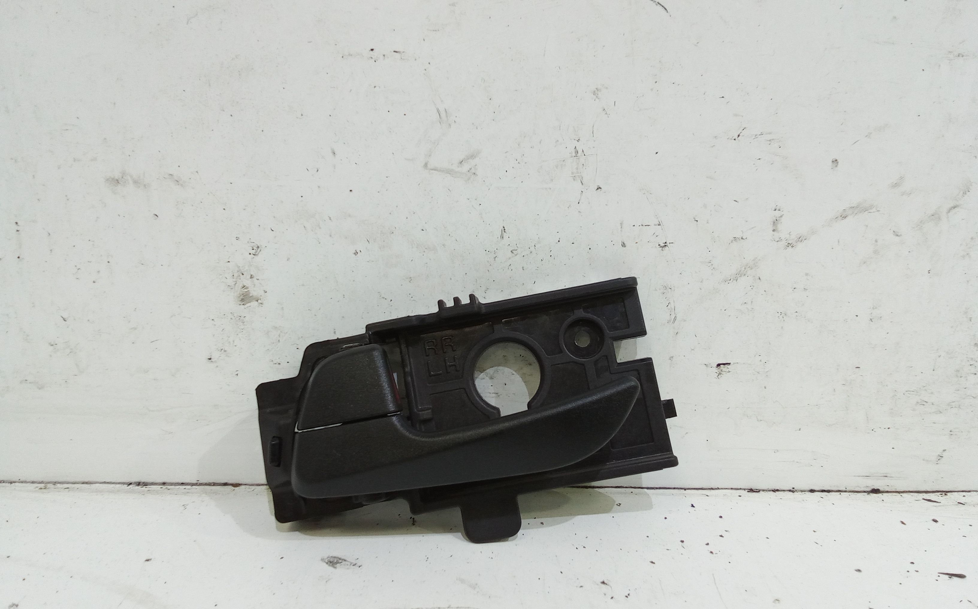 Maniglia Int. Apertura Porta Post. Sinistro 83610B9000PYN Usato