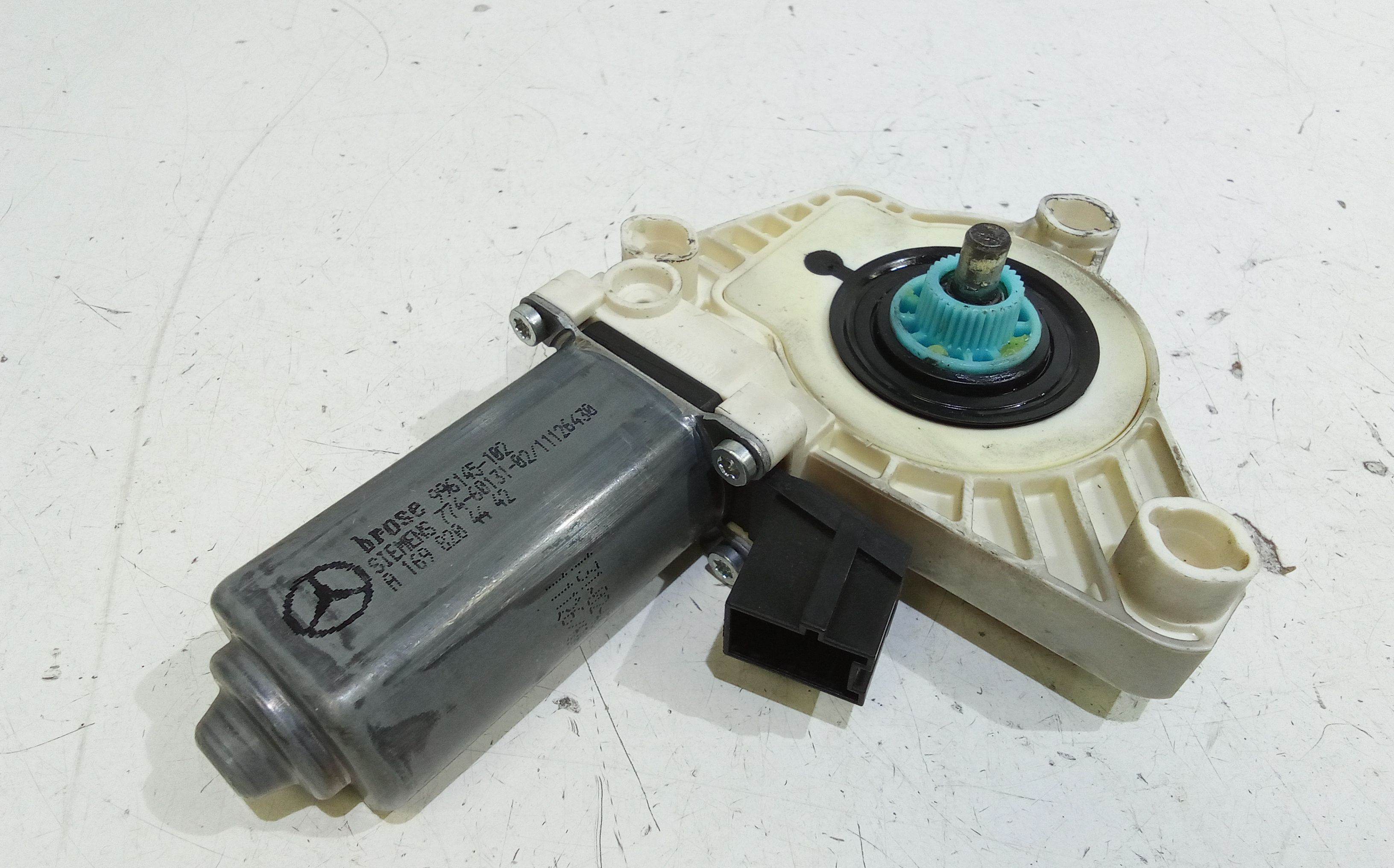 Motorino Alzacristallo Porta Ant. Destro A1698204242 Usato