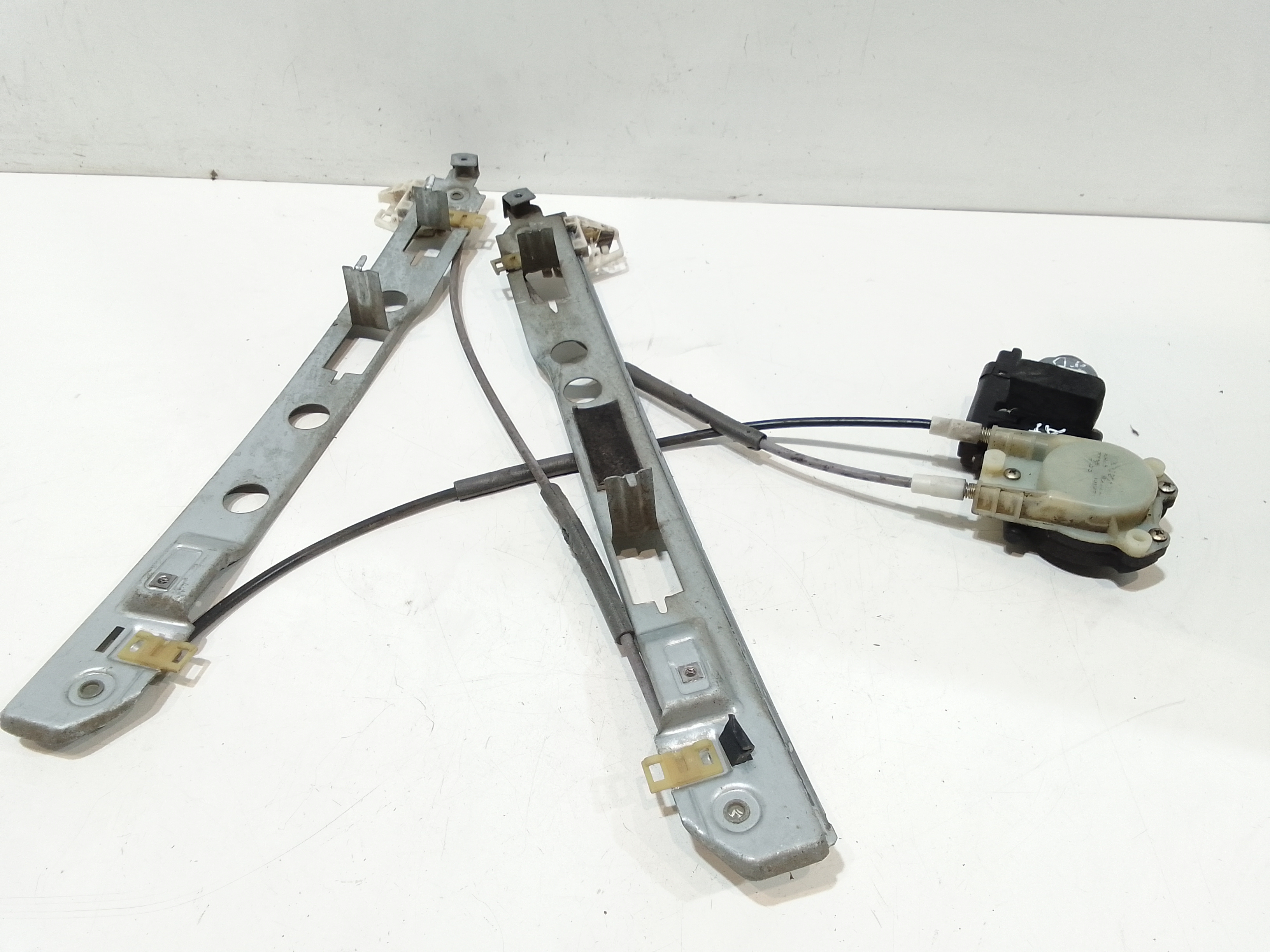 Alzacristallo Porta Ant. Destro Usato