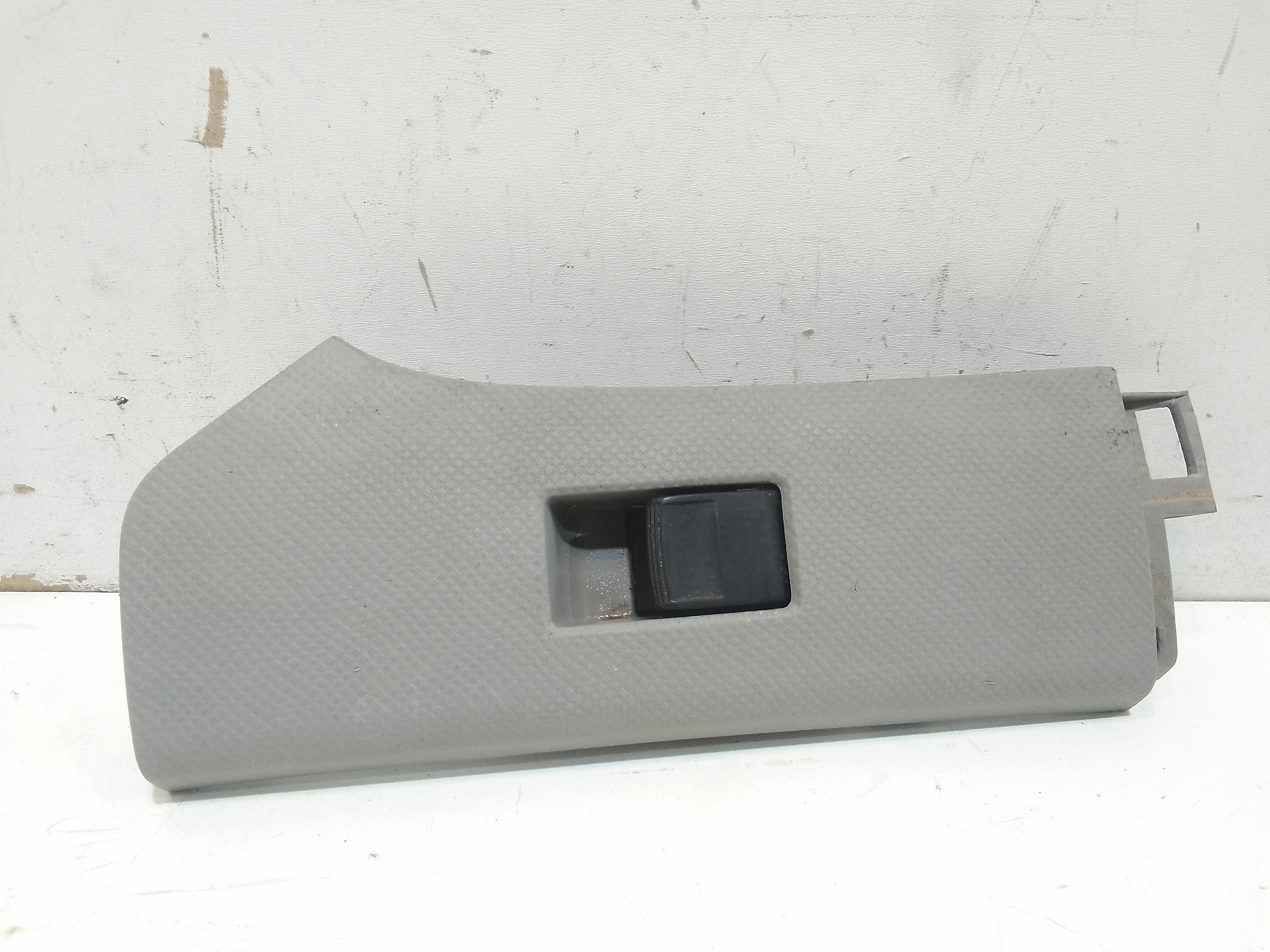 Interruttore Alzacristalli Porta Ant. Destro Usato