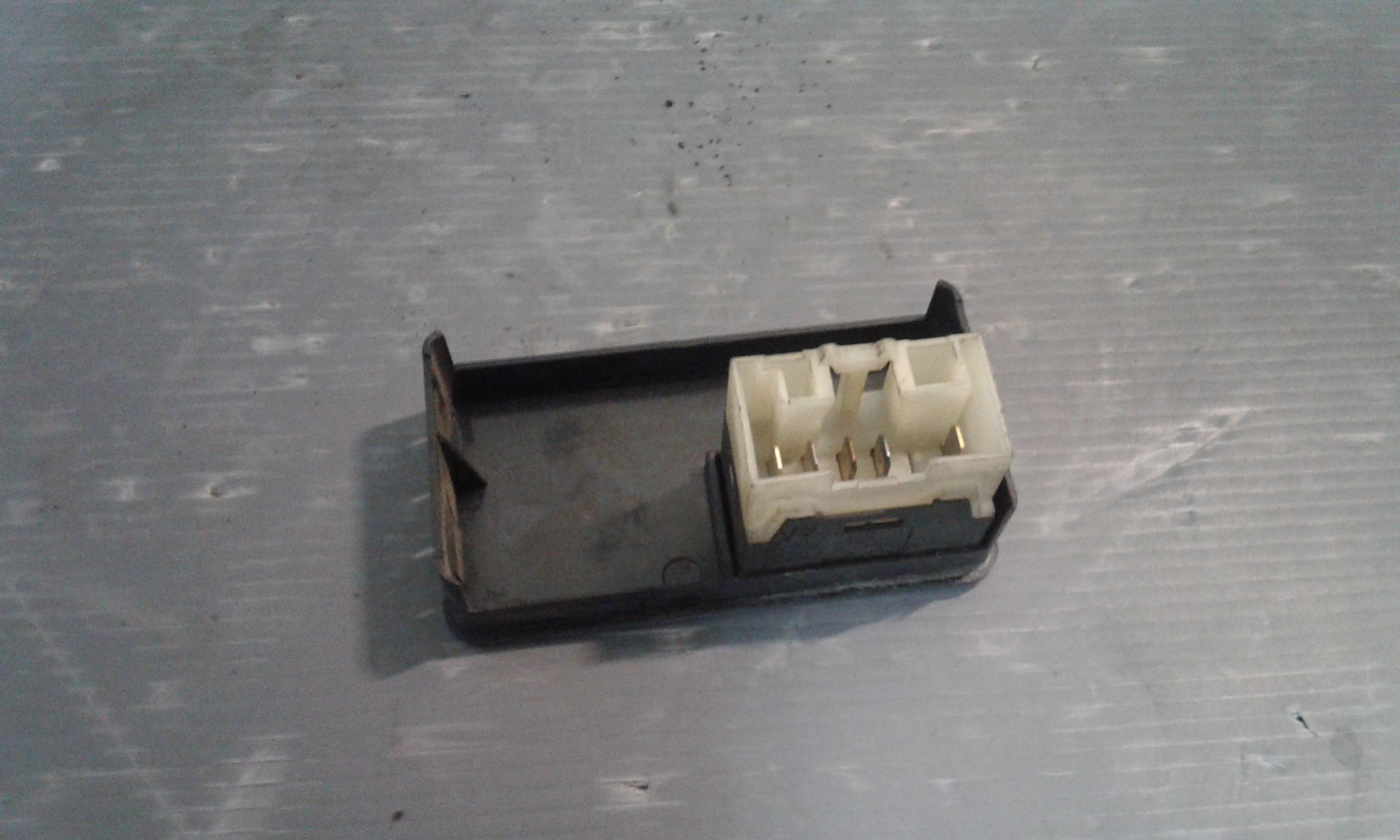 Interruttore Alzacristalli Porta Ant. Destro Usato