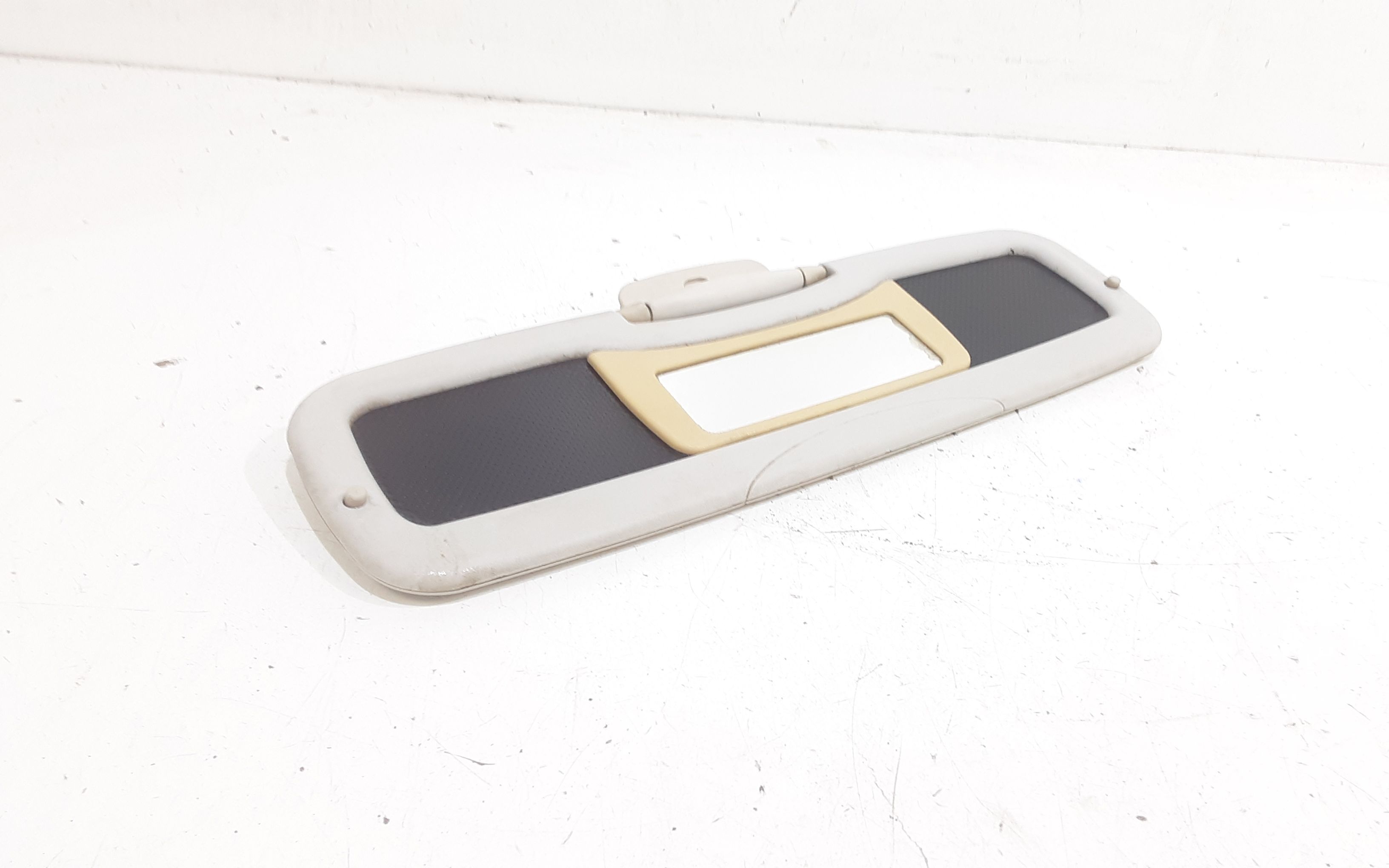 Aletta Parasole Parabrezza Destro Q0000706V009C24A00 Usato