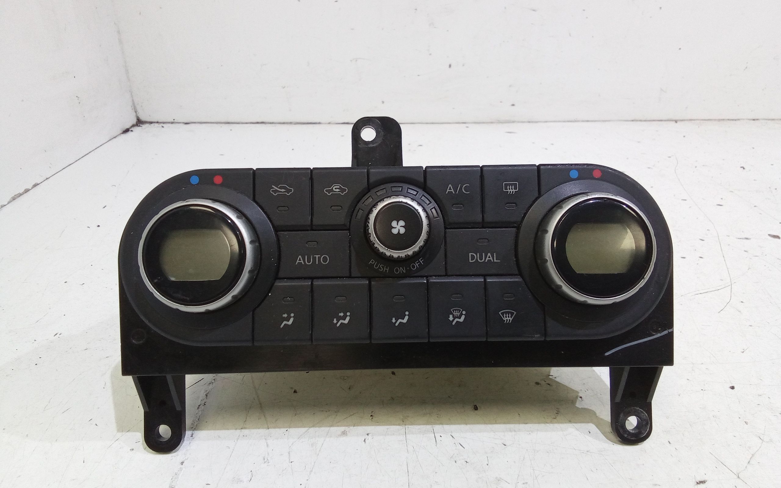 Blocco Comando Climatizzazione 27500BB01C Usato
