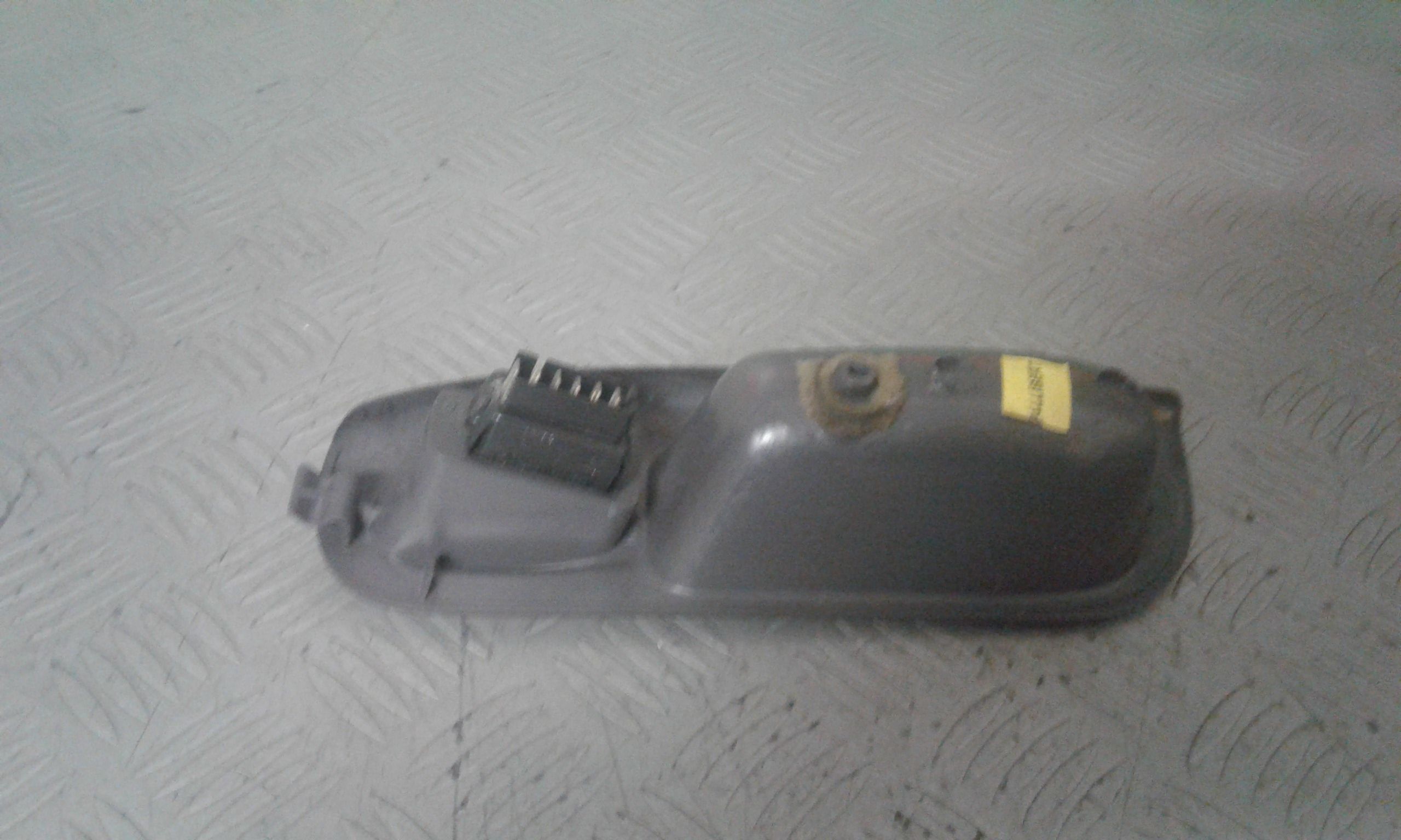 Interruttore Alzacristalli Porta Ant. Destro 7700432963 Usato