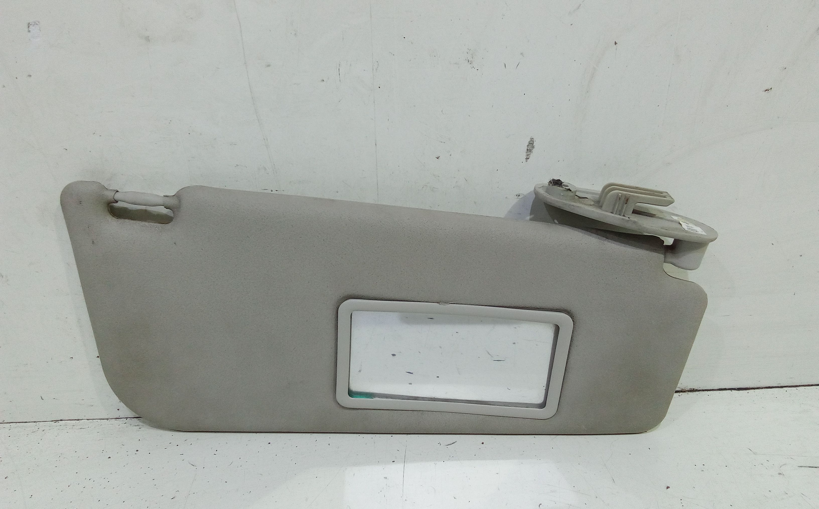 Aletta Parasole Parabrezza Destro 735338206 Usato