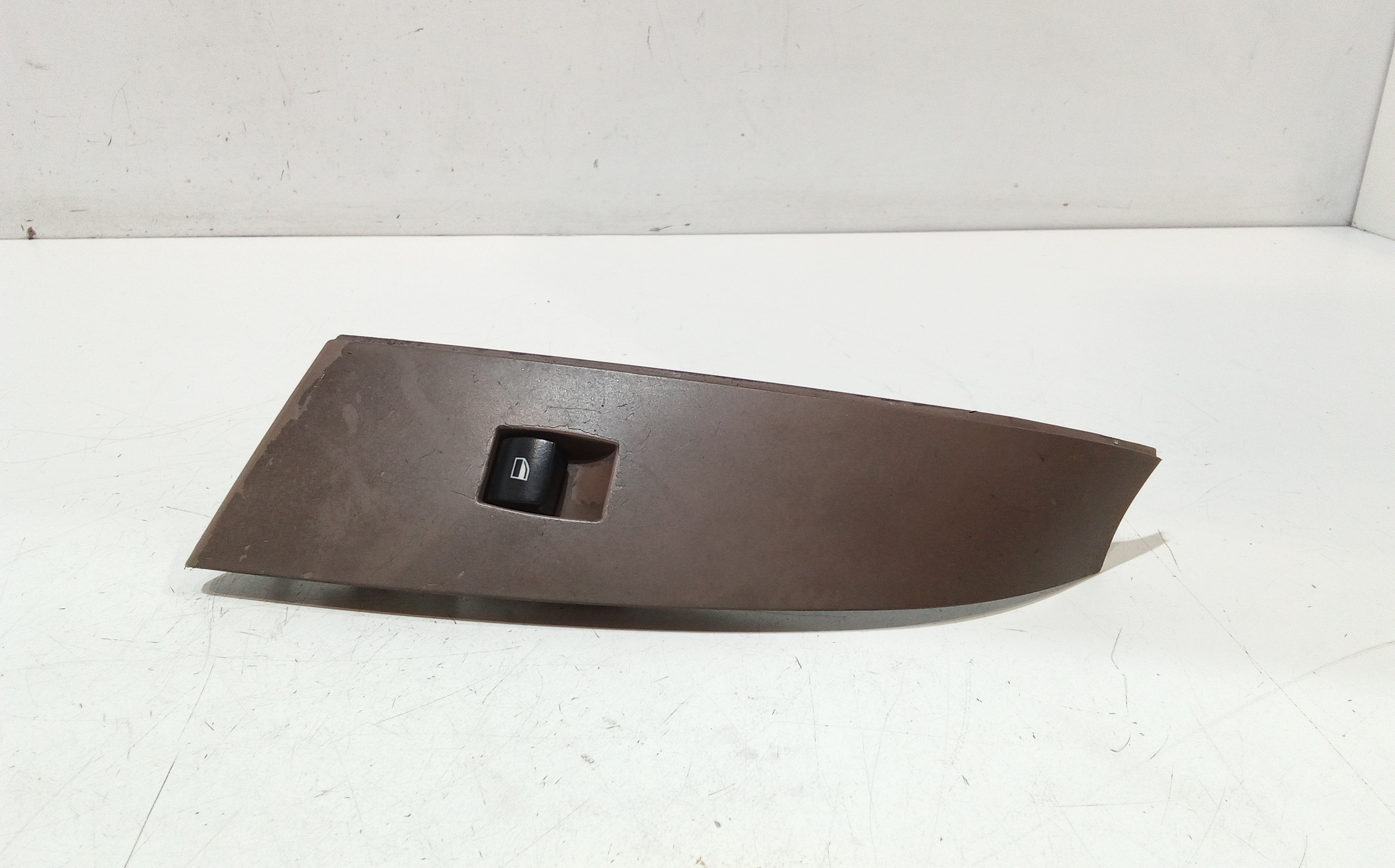 Interruttore Alzacristalli Porta Ant. Destro Usato