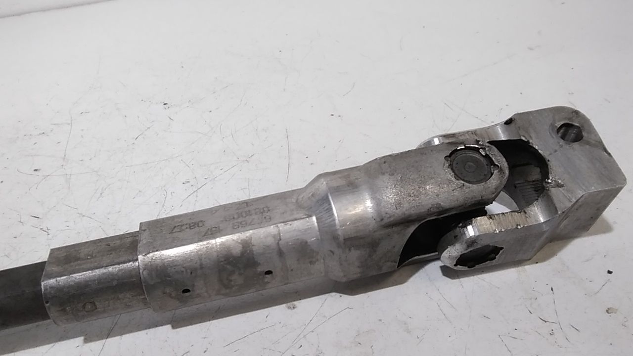 Albero Sterzo Inf. 32306769157 Usato