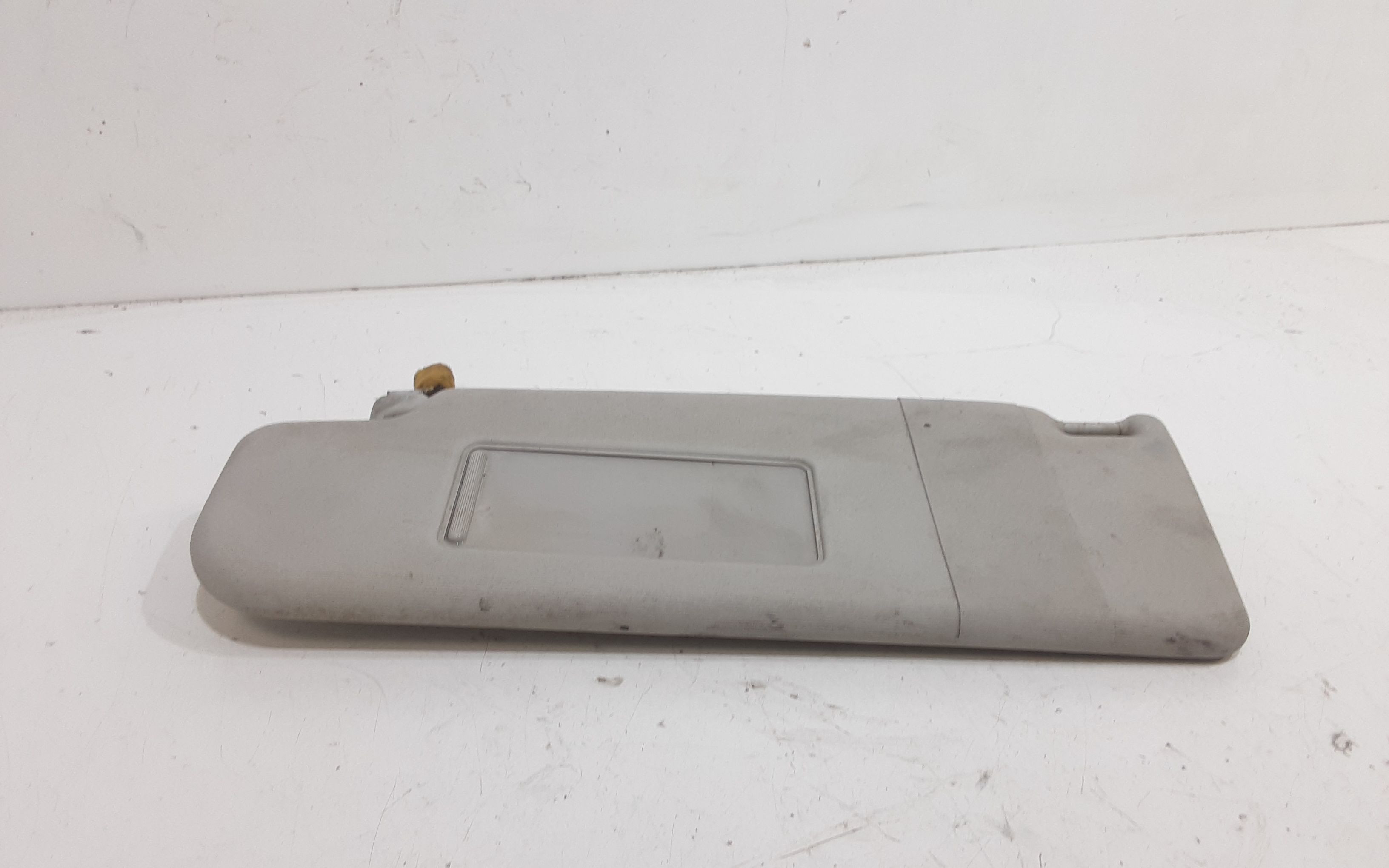 Aletta Parasole Parabrezza Sinistro 6R0857551K2F4 Usato