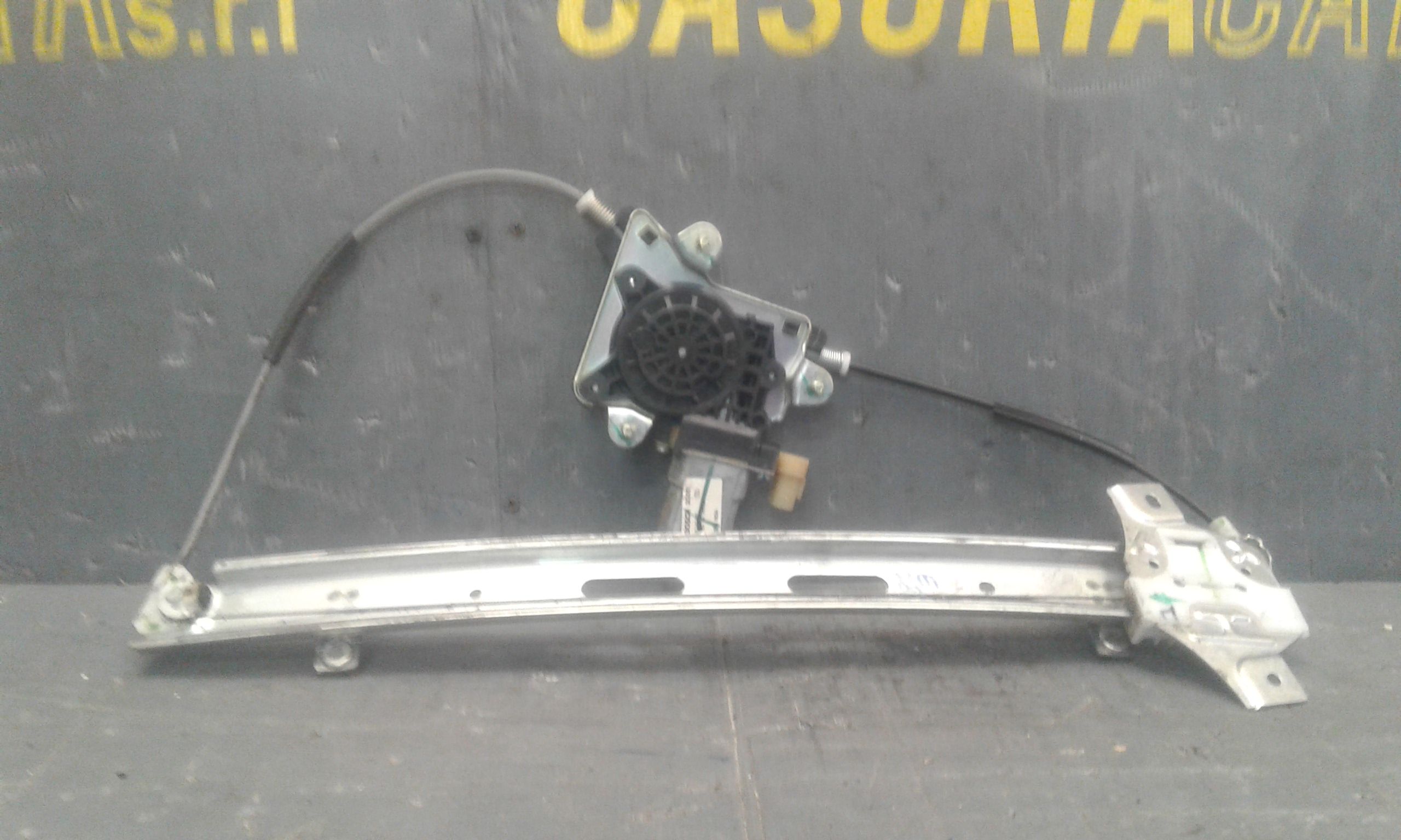 Alzacristallo Porta Ant. Sinistro 824010X000 Usato