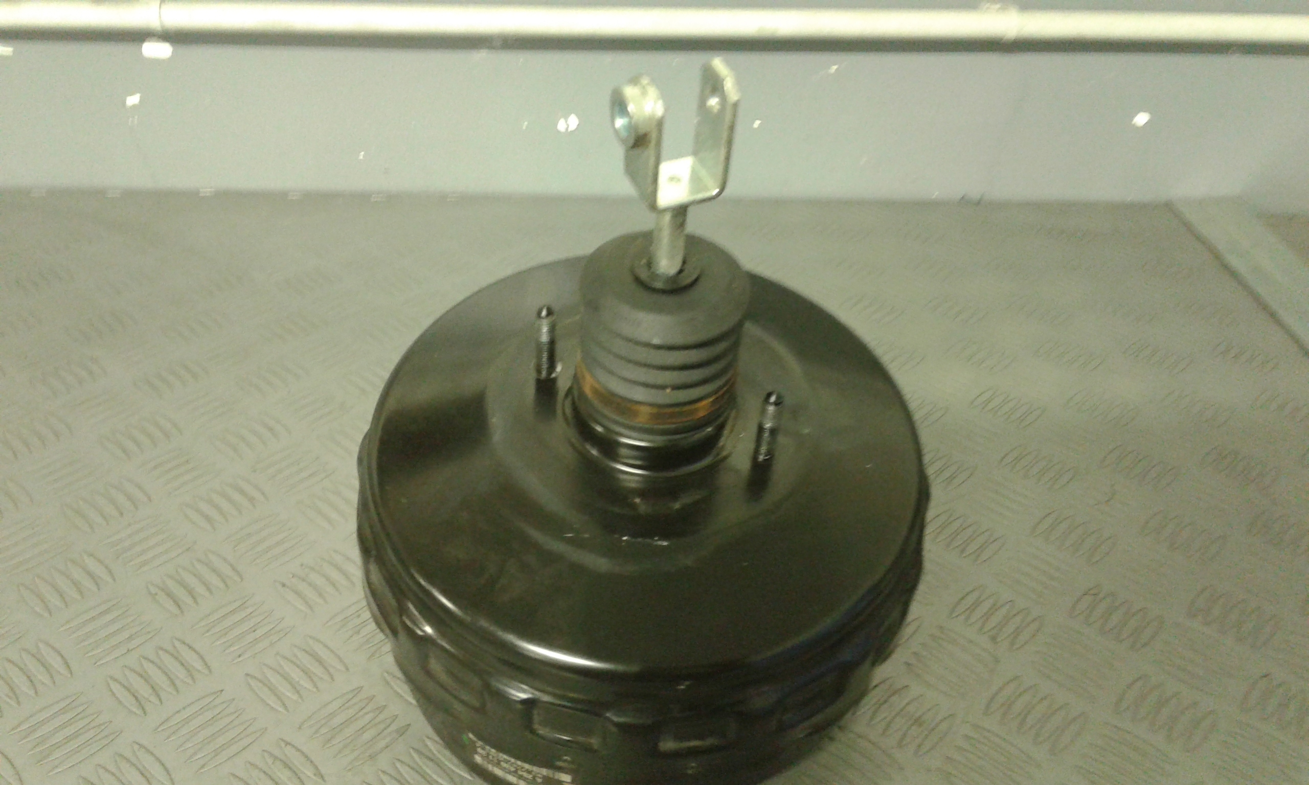 Servofreno A0054308530 Usato