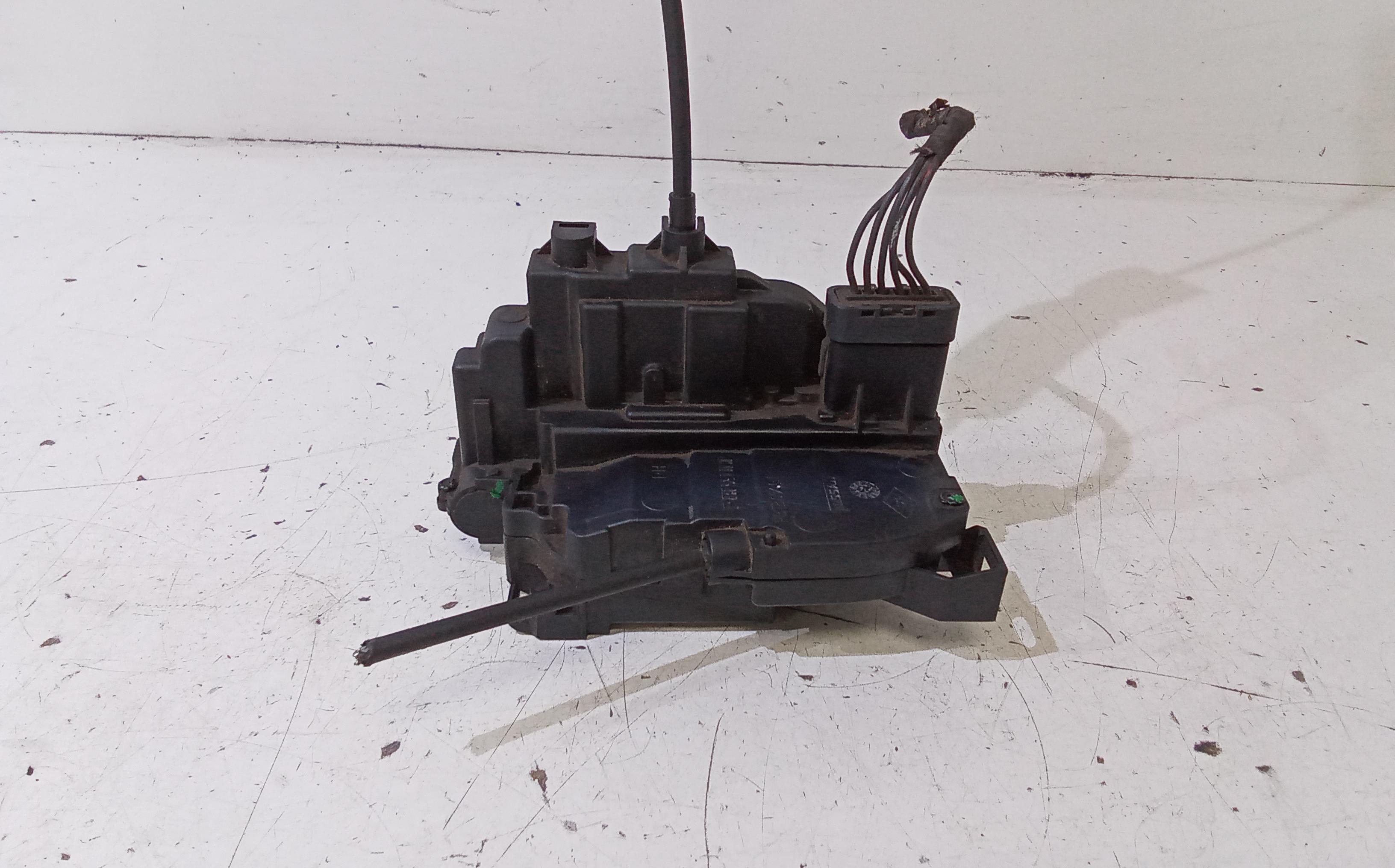 Serratura Porta Post. Destro 825020001R Usato