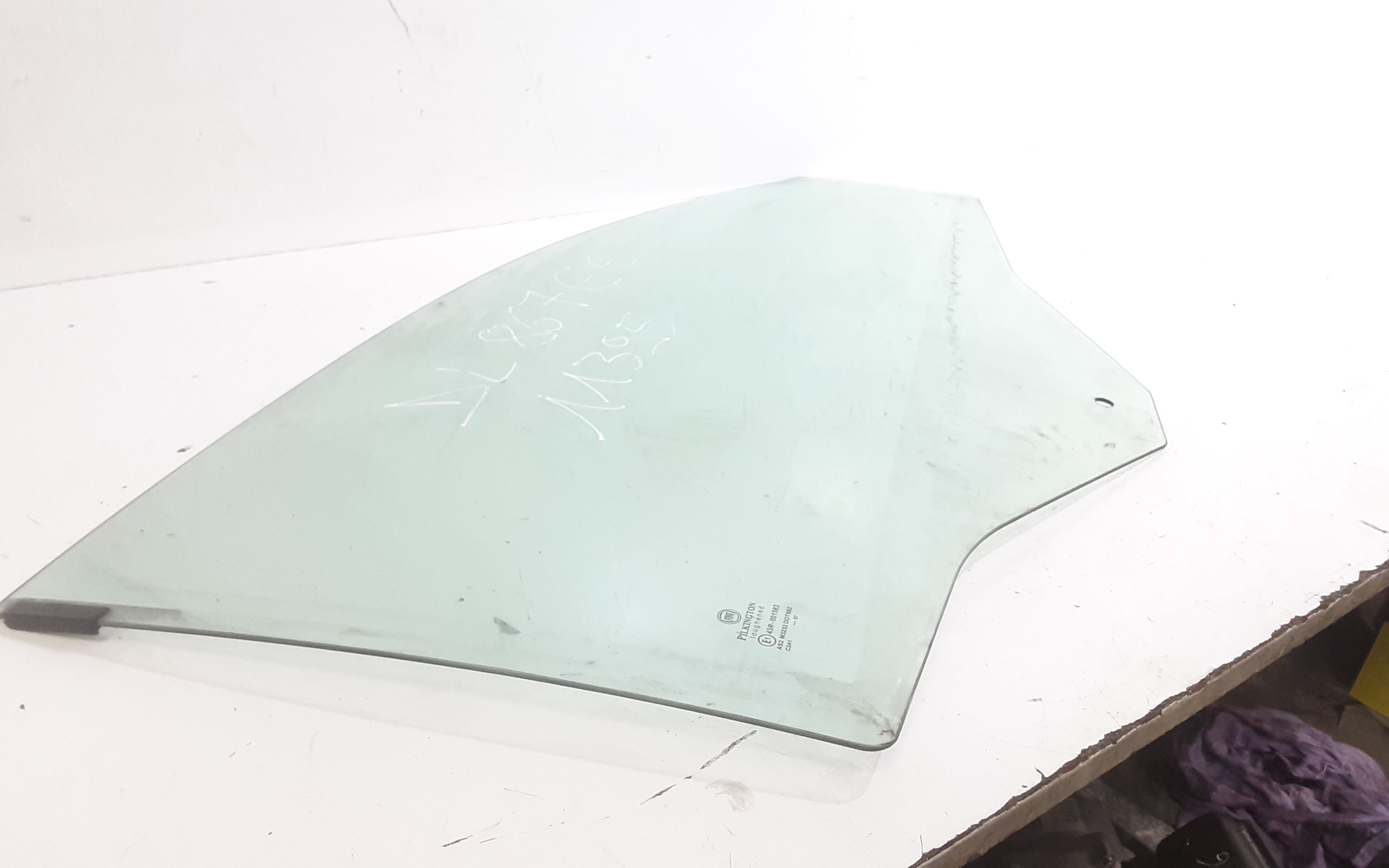 Scendente Porta Ant. Destro 52108392 Usato