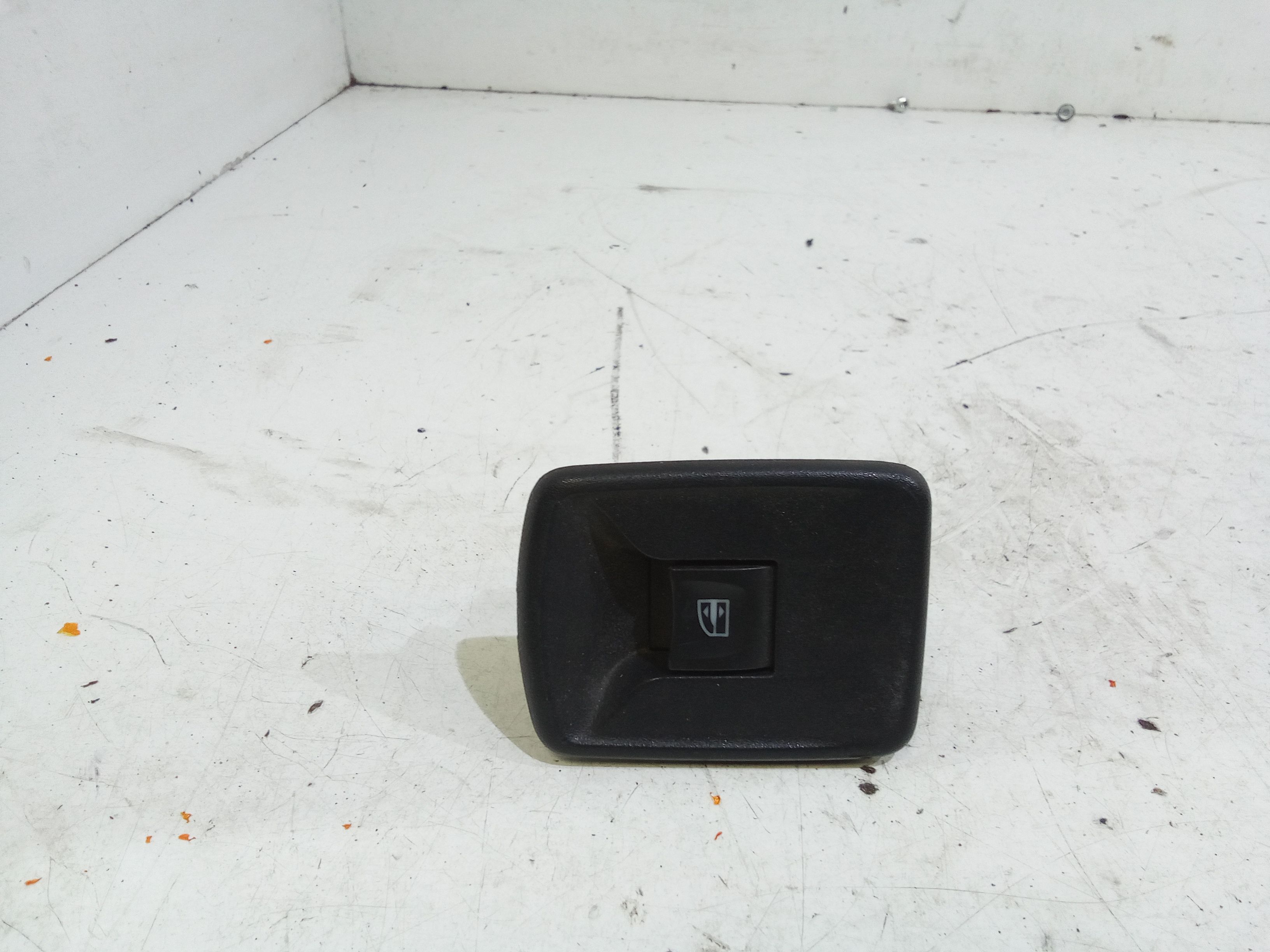 Interruttore Alzacristalli Porta Post. Destro 254217475R Usato