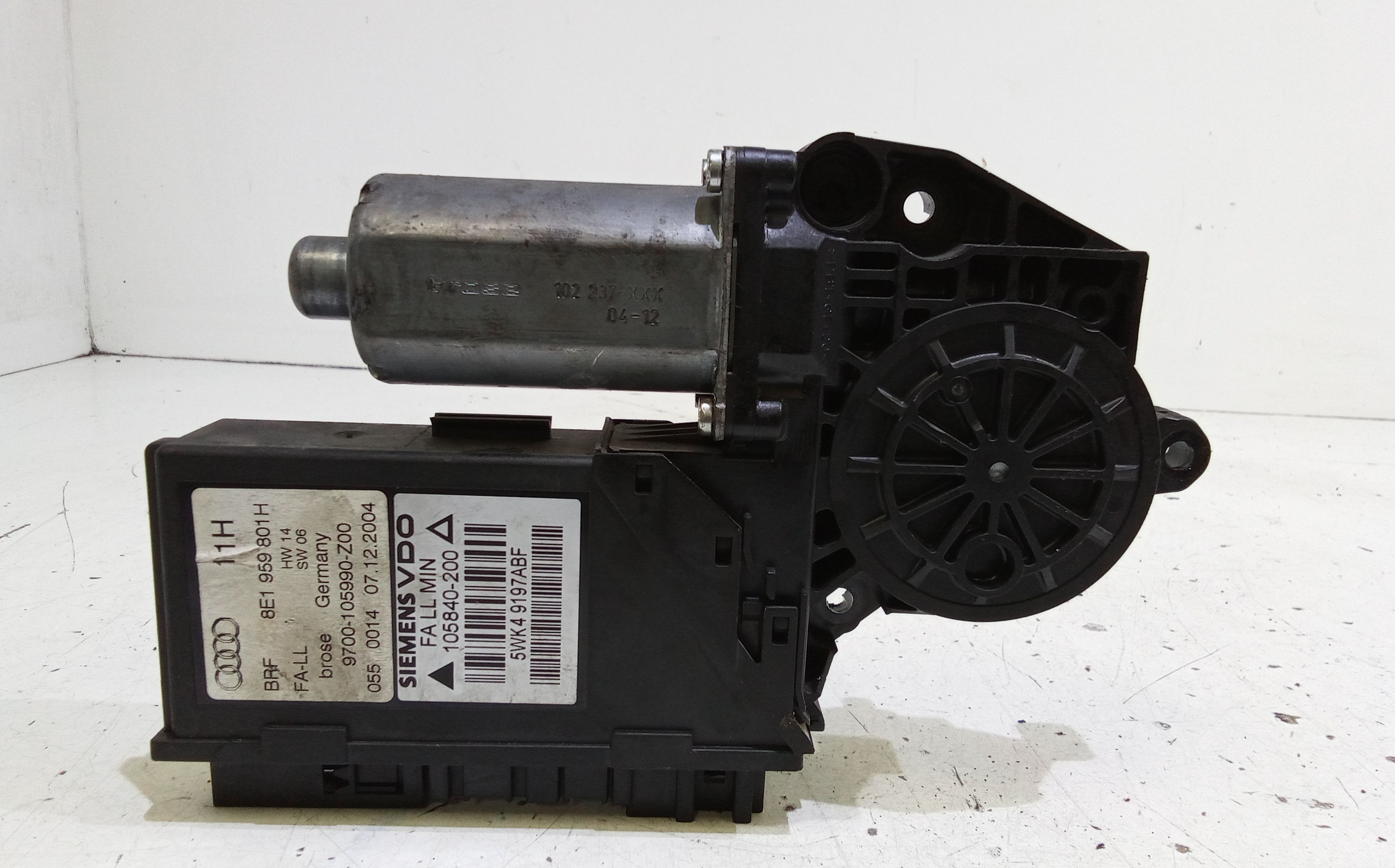 Motorino Alzacristallo Porta Ant. Sinistro 8E1959801G Usato