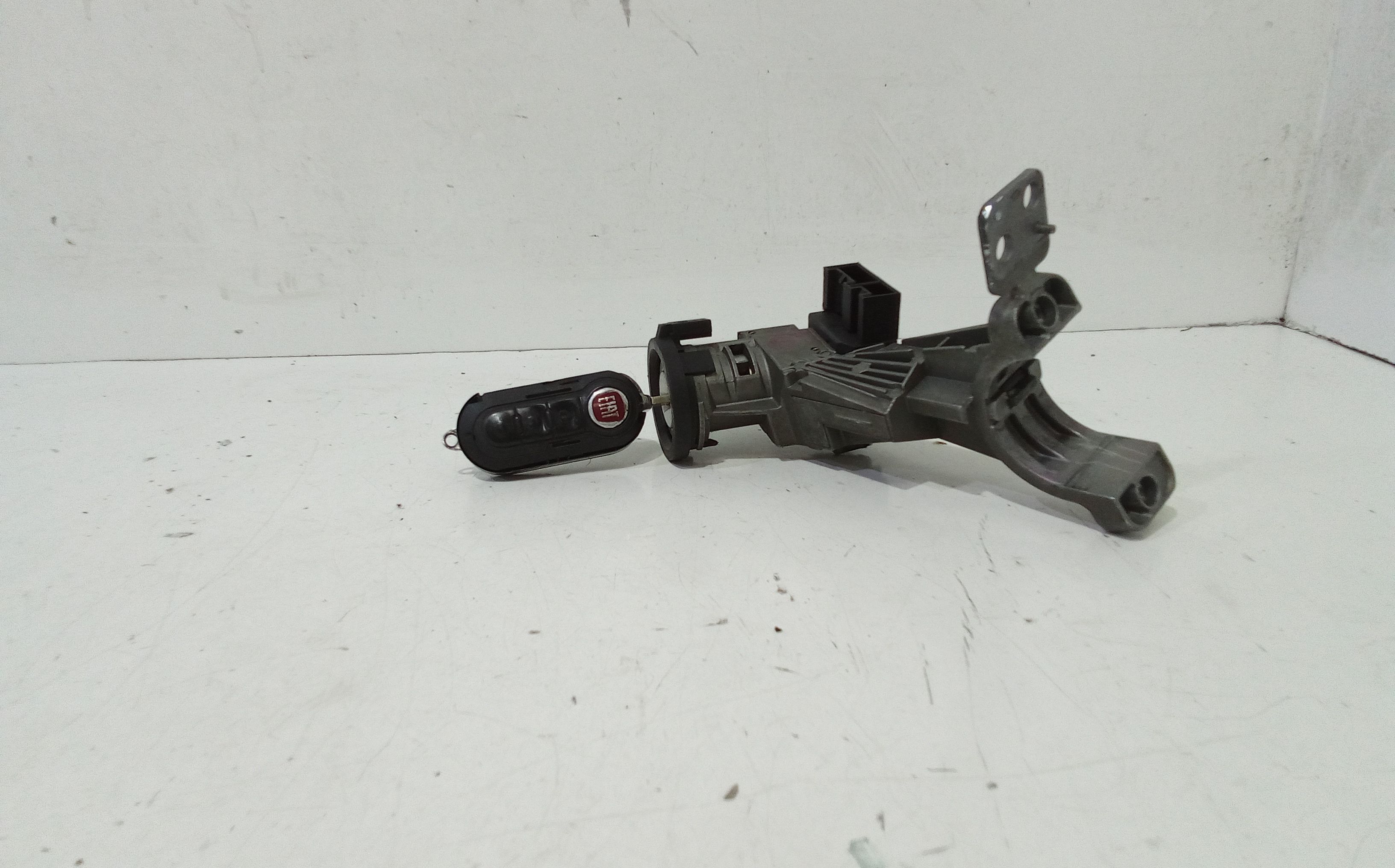 Commutatore Avviamento Con Cilindretti Serrature Usato