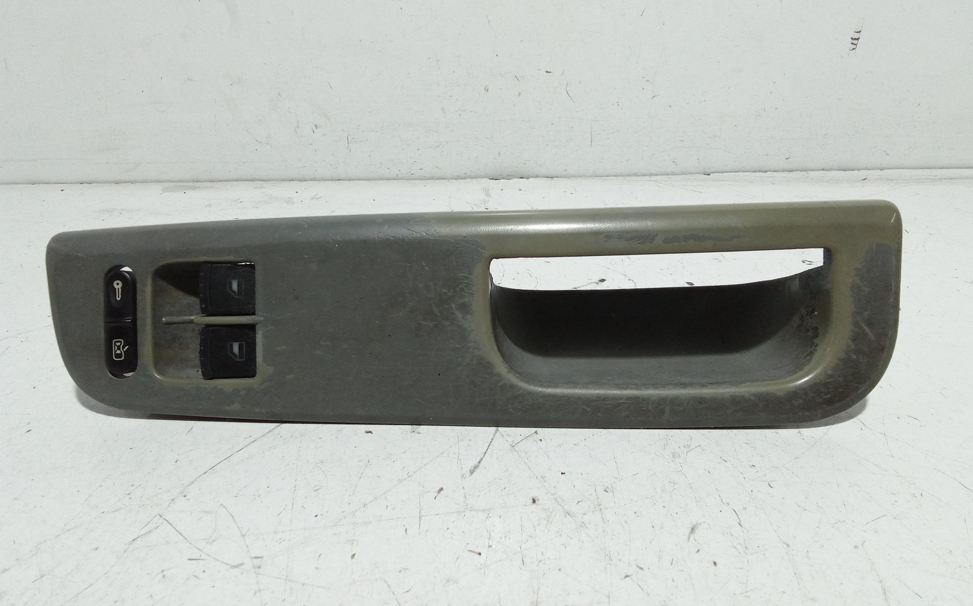 Interruttore Alzacristalli Porta Ant. Sinistro Usato