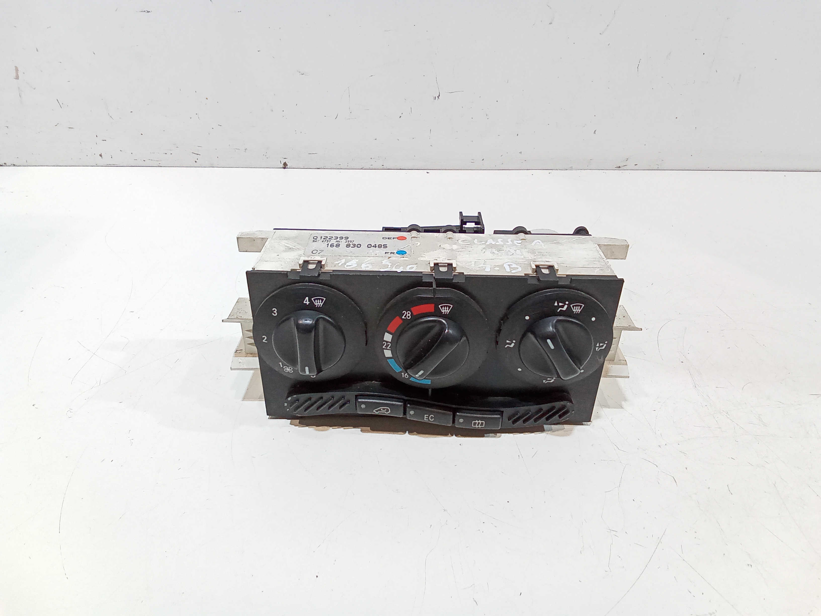 Blocco Comando Climatizzazione A1688301985 Usato