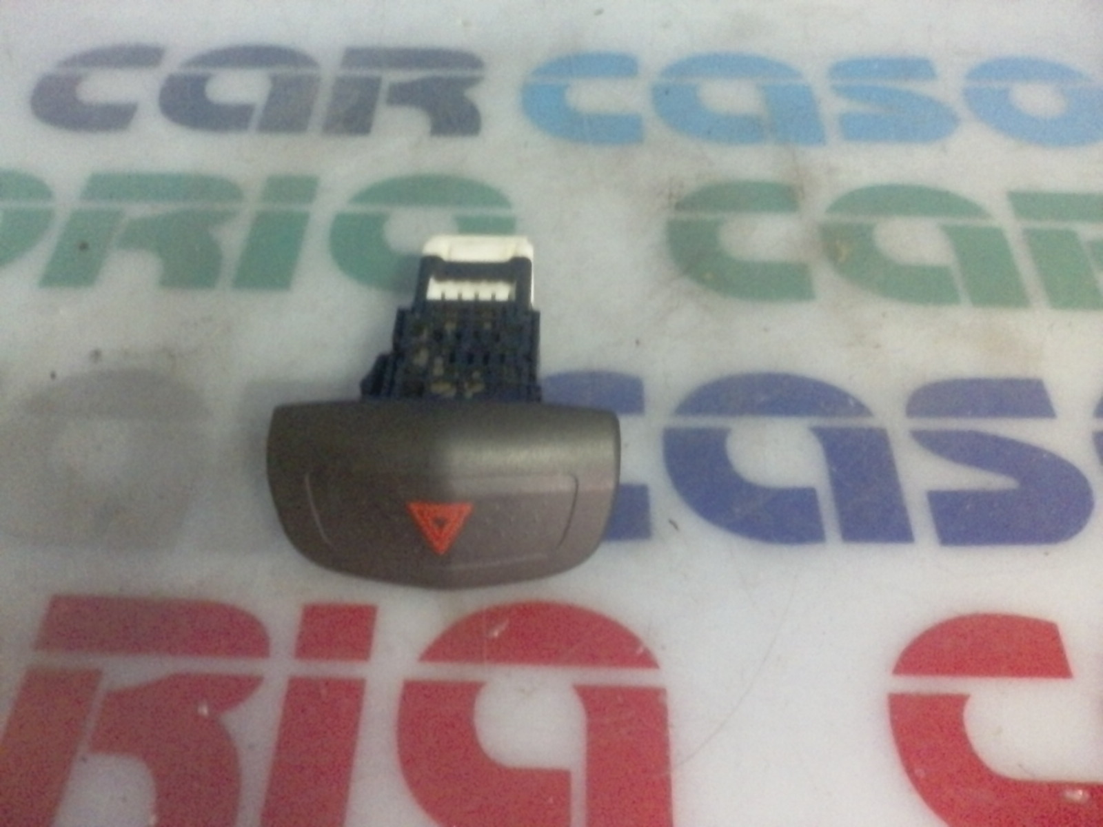 Interruttore Luci Emergenza 25335Q9000 Usato