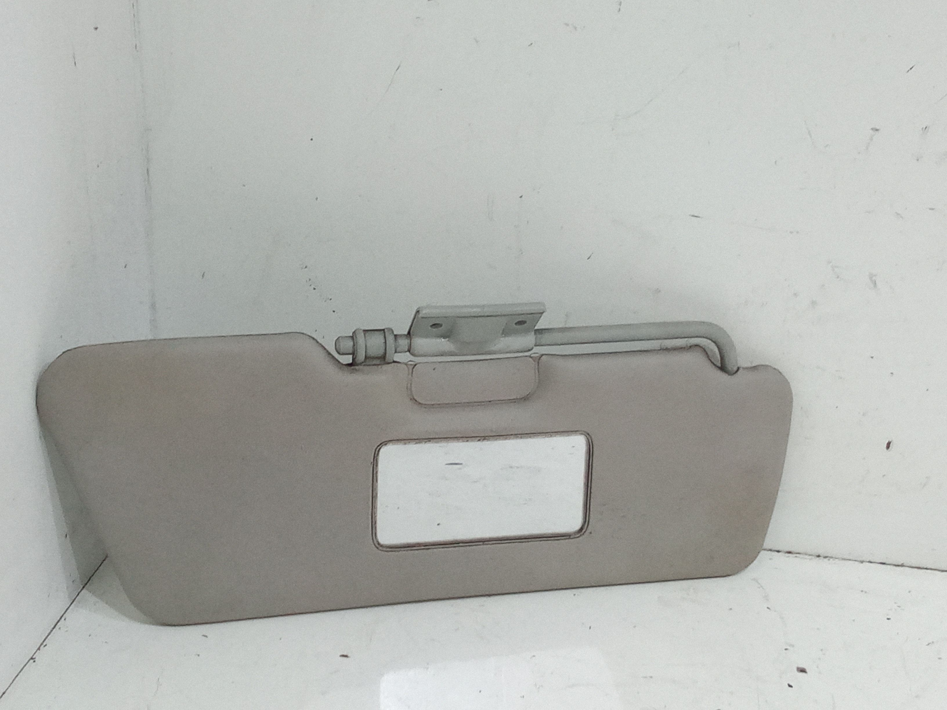 Aletta Parasole Parabrezza Destro 735244339 Usato