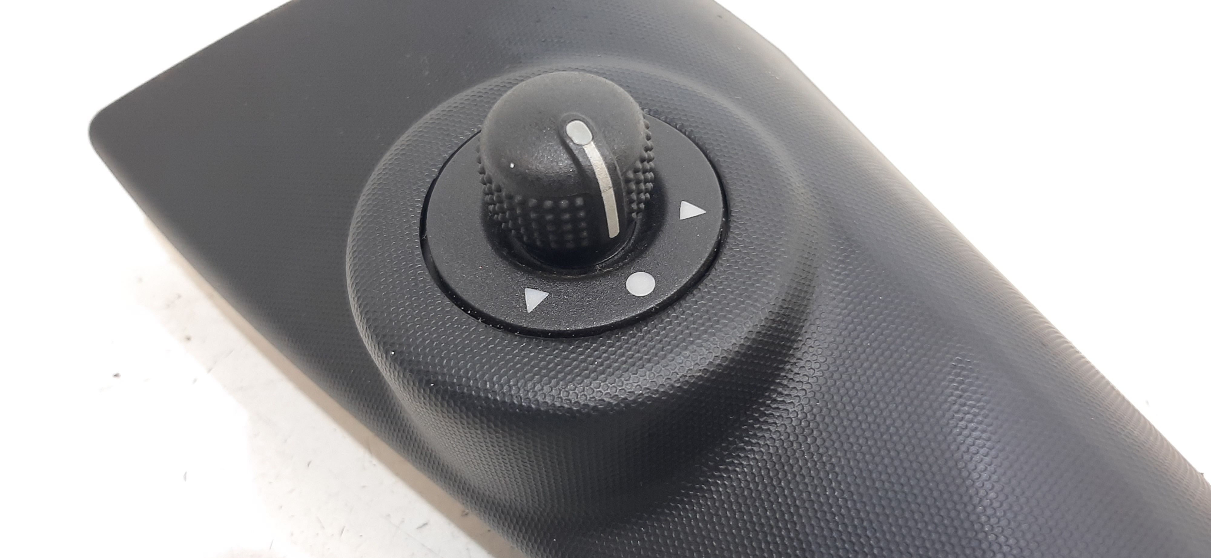 Interruttore Regolazione Retrovisore Est. 735585361 Usato