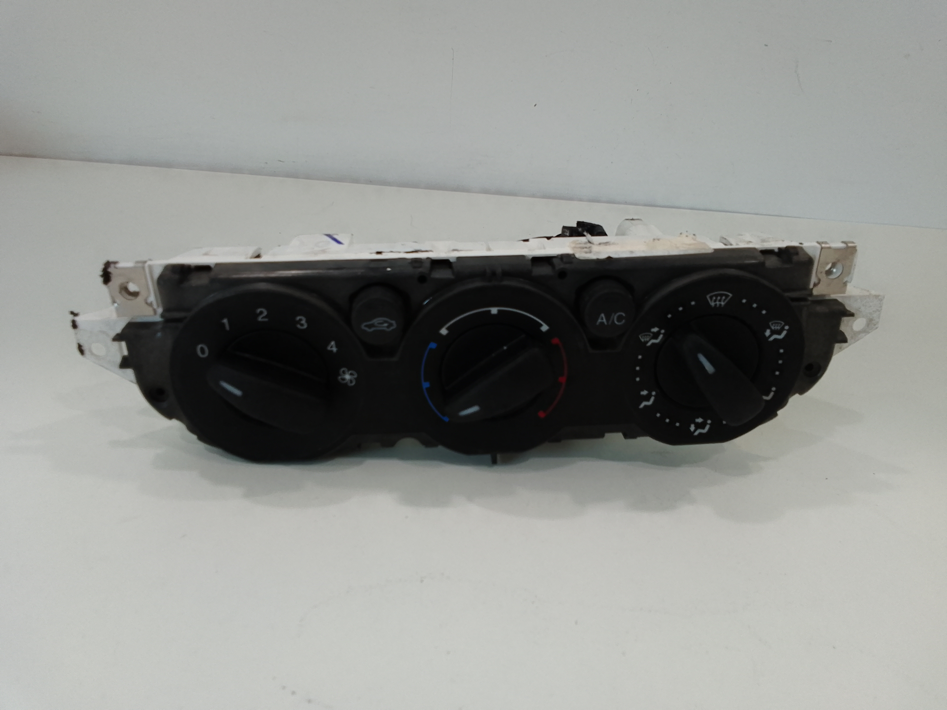 Blocco Comando Climatizzazione 1374165 Usato