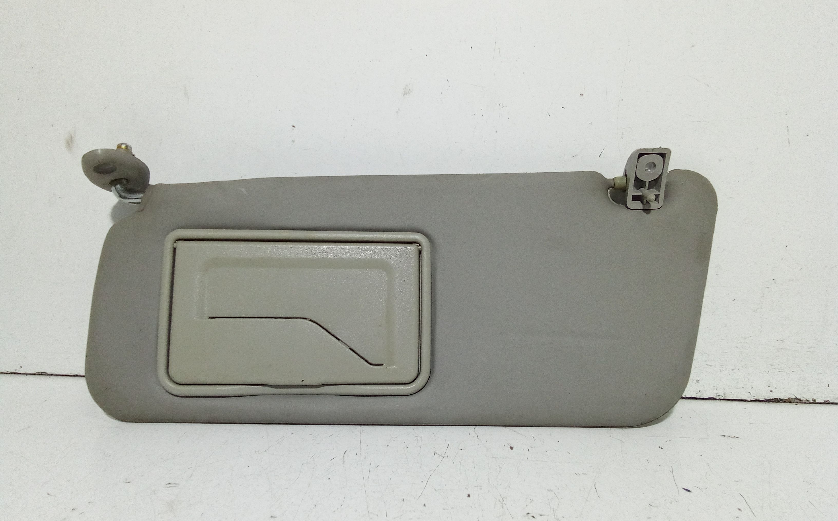 Aletta Parasole Parabrezza Sinistro 96643544 Usato