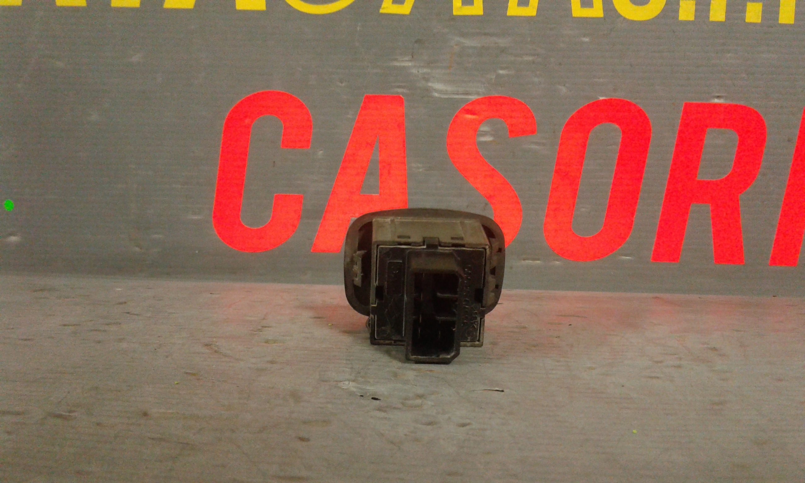 Interruttore Alzacristalli Porta Ant. Sinistro Usato