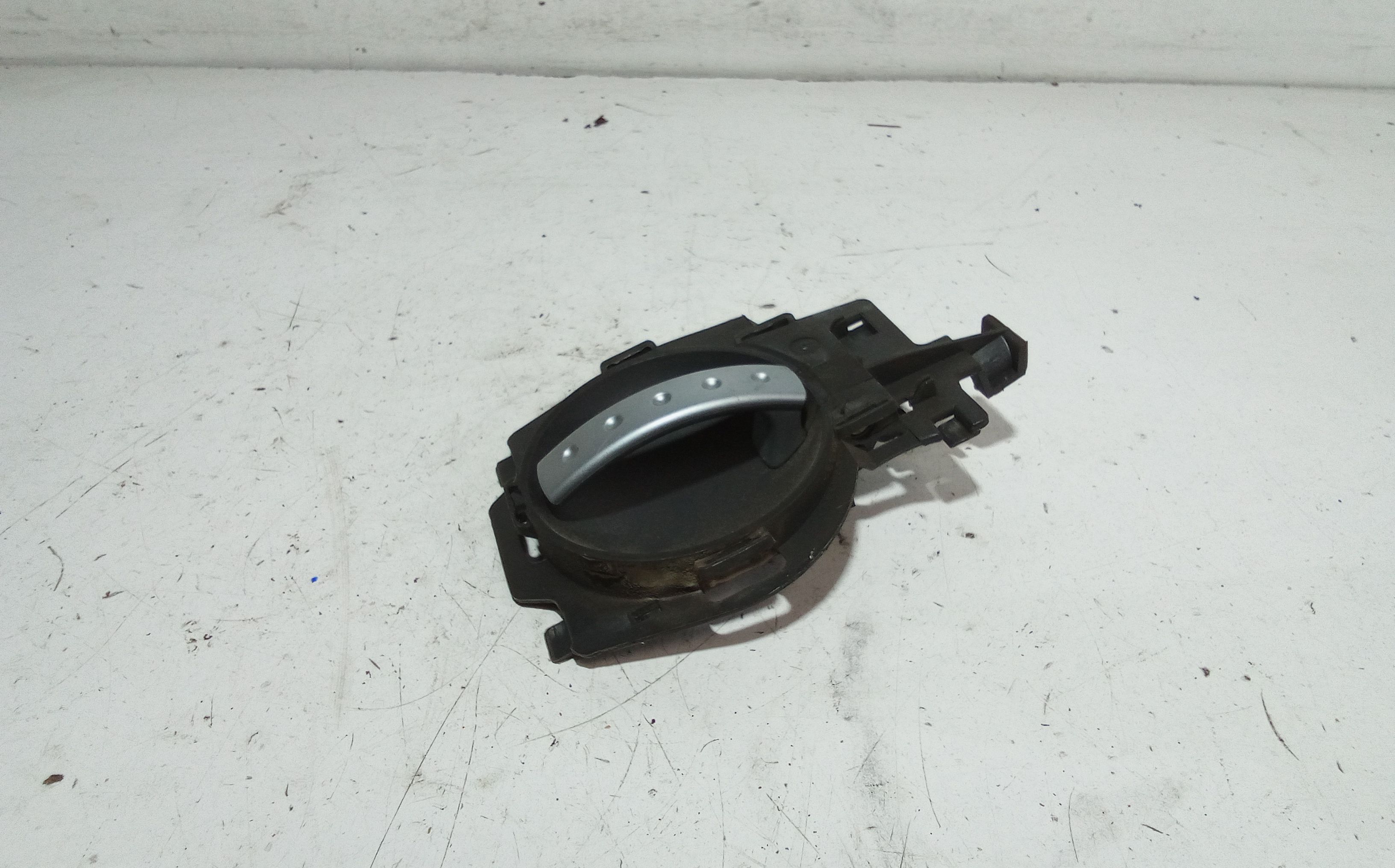 Maniglia Int. Apertura Porta Ant. Destro Usato