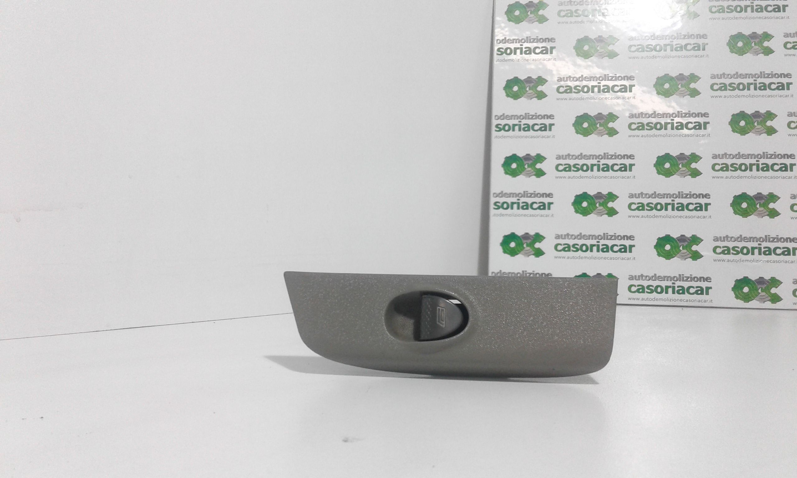 Interruttore Alzacristalli Porta Ant. Destro Usato